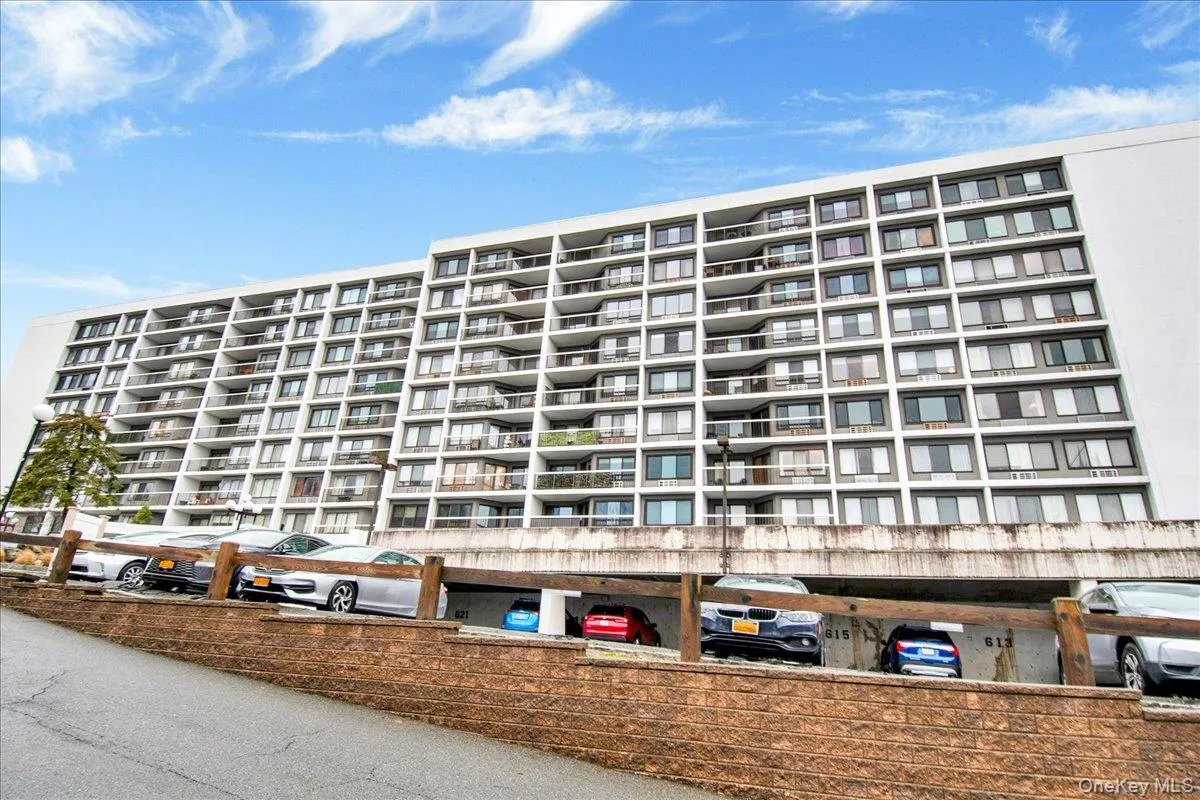 View of apartment building / complex View of apartment building / complex