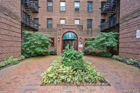 8910 35th Avenue, New York, NY, 2 Bedrooms Bedrooms, 5 Rooms Rooms,1 BathroomBathrooms,Residential Lease,For Rent,35th,0,989342 8910 35th Avenue, New York, NY, 2 Bedrooms Bedrooms, 5 Rooms Rooms,1 BathroomBathrooms,Residential Lease,For Rent,35th,0,989342
