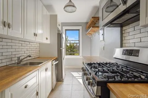 8910 35th Avenue, New York, NY, 2 Bedrooms Bedrooms, 5 Rooms Rooms,1 BathroomBathrooms,Residential Lease,For Rent,35th,0,989342 8910 35th Avenue, New York, NY, 2 Bedrooms Bedrooms, 5 Rooms Rooms,1 BathroomBathrooms,Residential Lease,For Rent,35th,0,989342