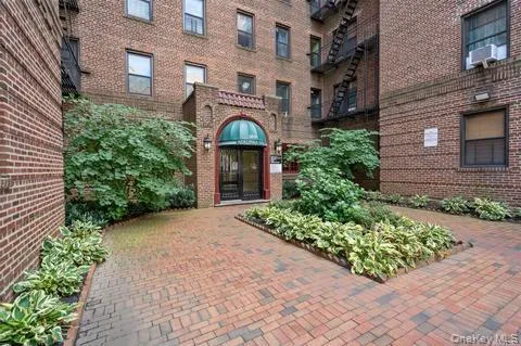 8910 35th Avenue, New York, NY, 2 Bedrooms Bedrooms, 5 Rooms Rooms,1 BathroomBathrooms,Residential Lease,For Rent,35th,0,989342 8910 35th Avenue, New York, NY, 2 Bedrooms Bedrooms, 5 Rooms Rooms,1 BathroomBathrooms,Residential Lease,For Rent,35th,0,989342
