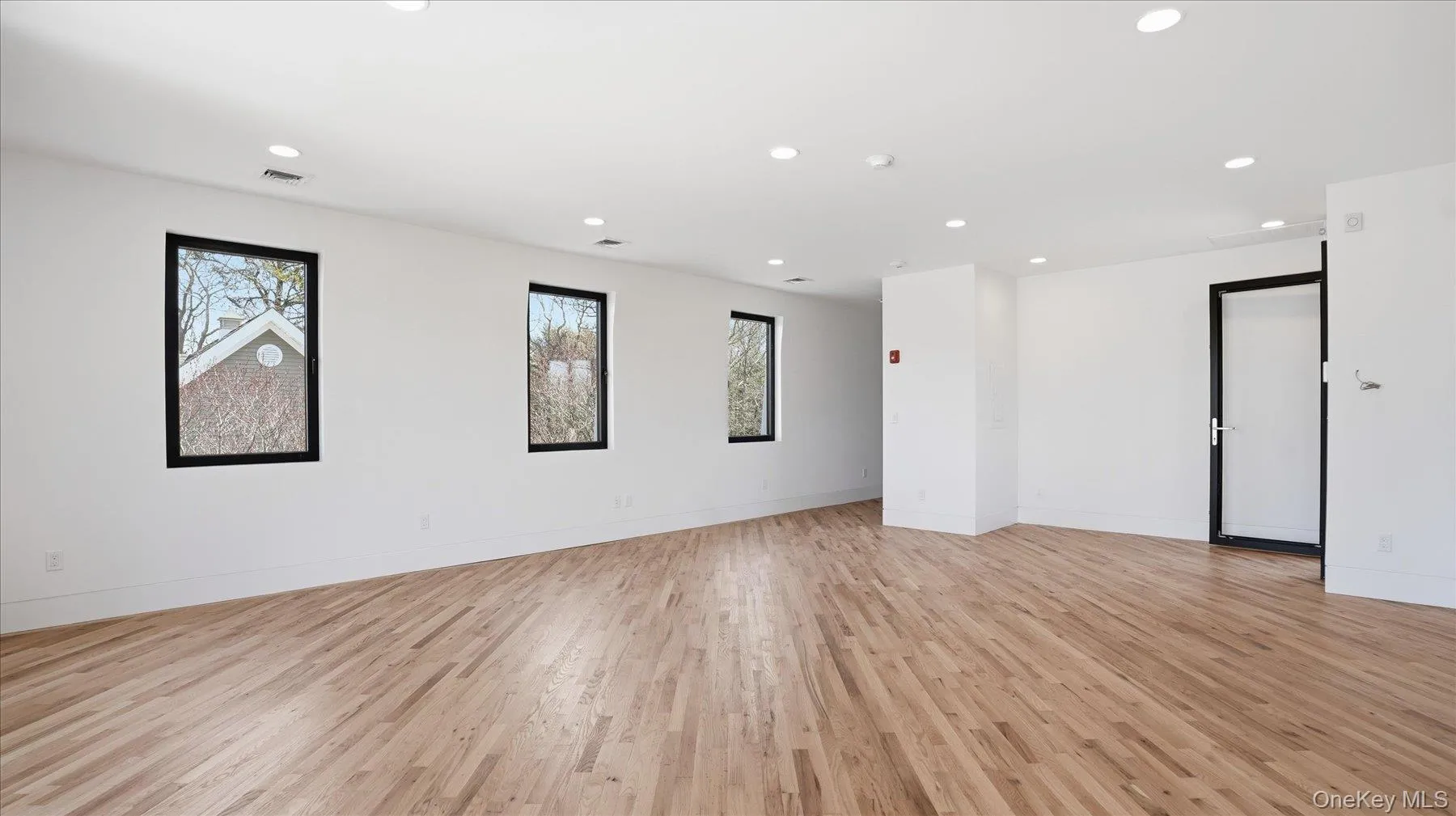 200 Montauk Highway, Southampton, NY, ,Commercial Lease,For Rent,Montauk,0,989348 200 Montauk Highway, Southampton, NY, ,Commercial Lease,For Rent,Montauk,0,989348