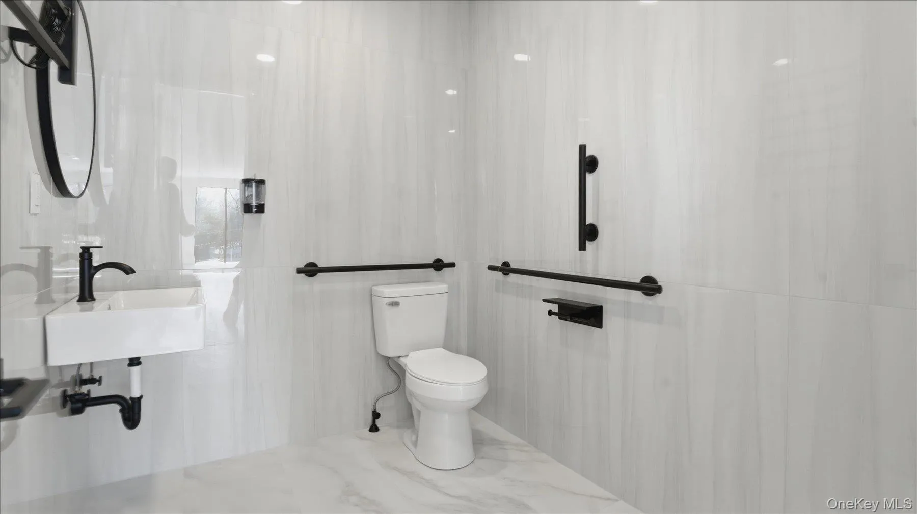 200 Montauk Highway, Southampton, NY, ,Commercial Lease,For Rent,Montauk,0,989348 200 Montauk Highway, Southampton, NY, ,Commercial Lease,For Rent,Montauk,0,989348