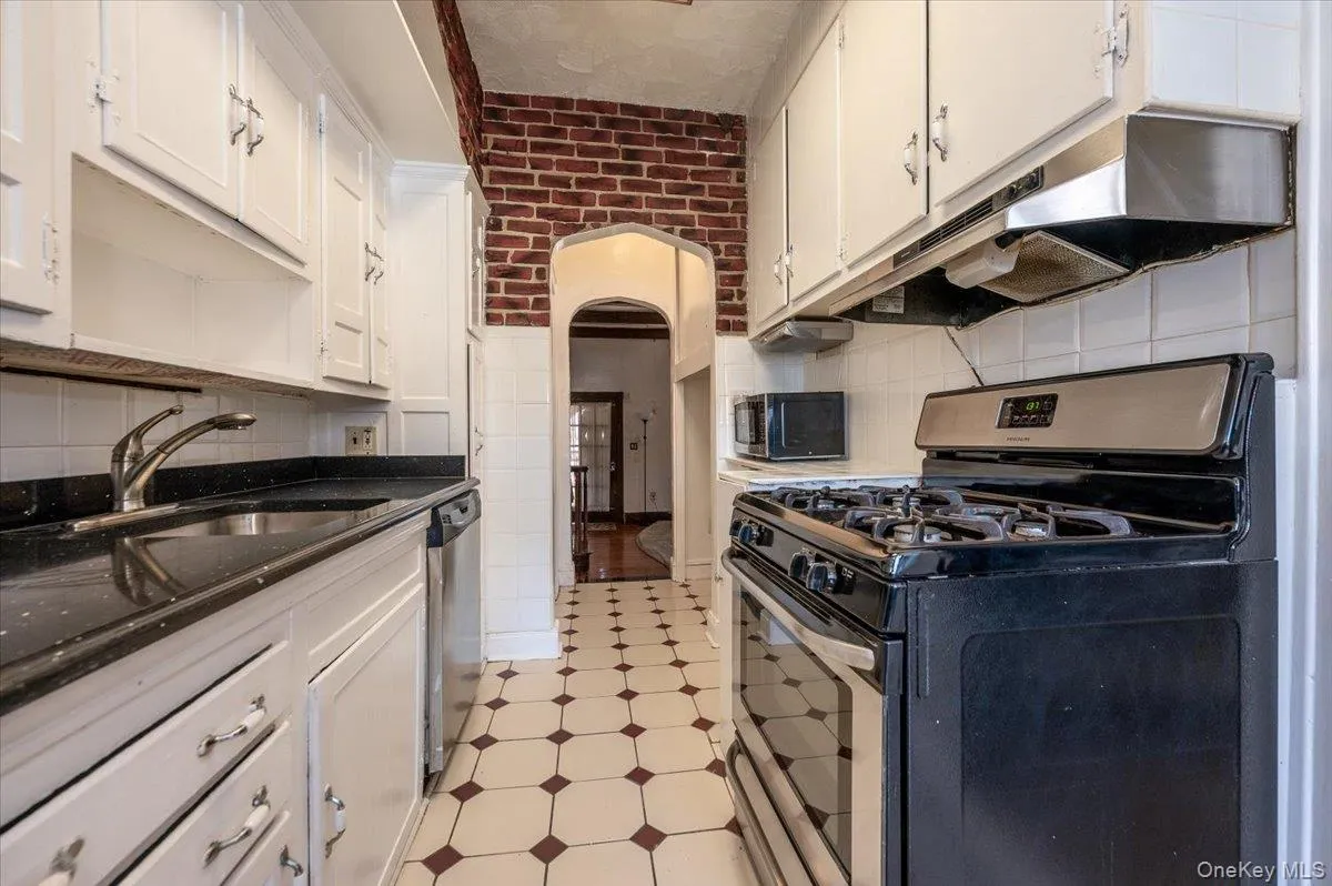 13010 227th Street, New York, NY, 3 Bedrooms Bedrooms, 6 Rooms Rooms,1 BathroomBathrooms,Residential Sale,For Rent,227th,0,989354 13010 227th Street, New York, NY, 3 Bedrooms Bedrooms, 6 Rooms Rooms,1 BathroomBathrooms,Residential Sale,For Rent,227th,0,989354