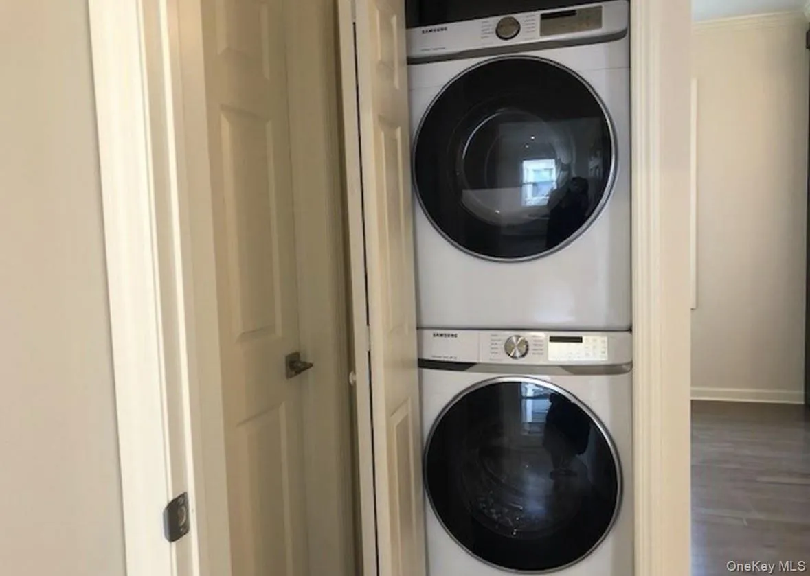 40-15 214th Place, New York, NY, 1 Bedroom Bedrooms, 3 Rooms Rooms,1 BathroomBathrooms,Residential Lease,For Rent,214th,0,989359 40-15 214th Place, New York, NY, 1 Bedroom Bedrooms, 3 Rooms Rooms,1 BathroomBathrooms,Residential Lease,For Rent,214th,0,989359