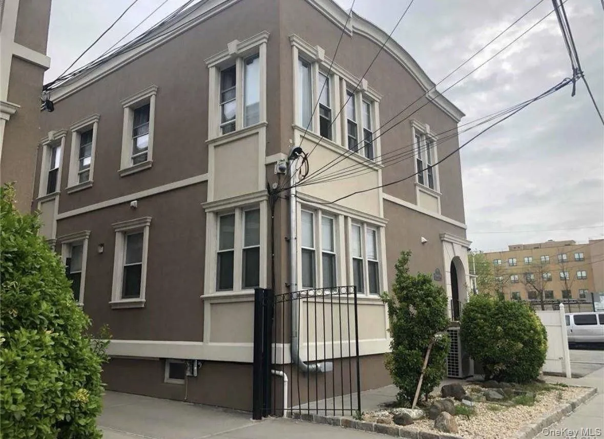 40-15 214th Place, New York, NY, 1 Bedroom Bedrooms, 3 Rooms Rooms,1 BathroomBathrooms,Residential Lease,For Rent,214th,0,989359 40-15 214th Place, New York, NY, 1 Bedroom Bedrooms, 3 Rooms Rooms,1 BathroomBathrooms,Residential Lease,For Rent,214th,0,989359