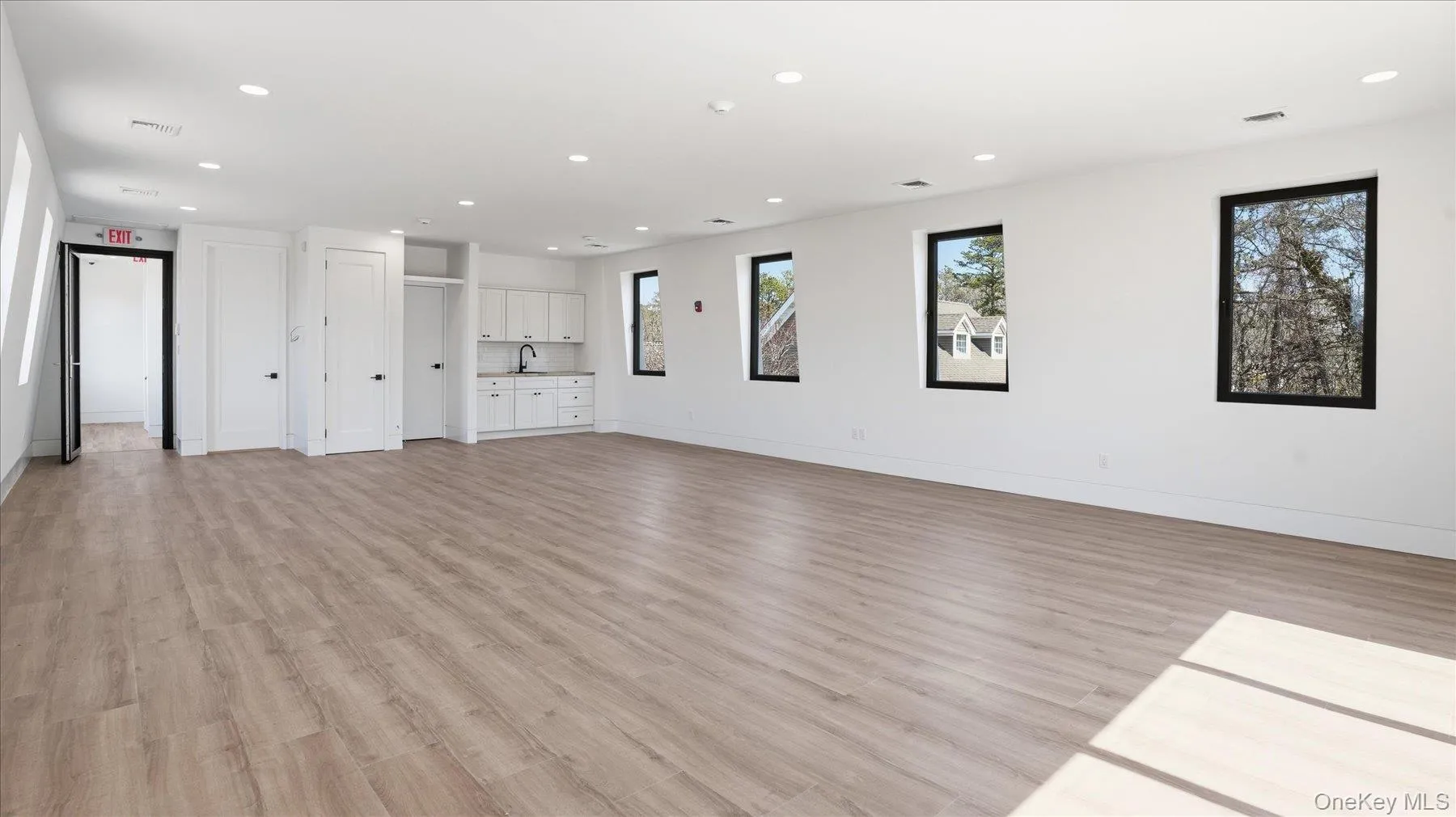 200 Montauk Highway, Southampton, NY, ,Commercial Lease,For Rent,Montauk,0,989372 200 Montauk Highway, Southampton, NY, ,Commercial Lease,For Rent,Montauk,0,989372