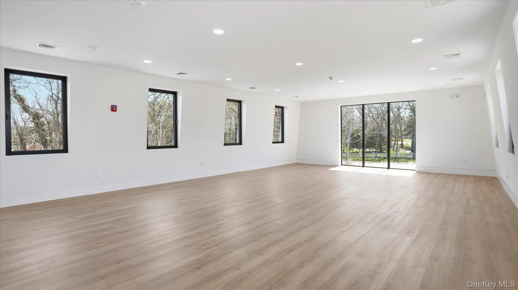 200 Montauk Highway, Southampton, NY, ,Commercial Lease,For Rent,Montauk,0,989372 200 Montauk Highway, Southampton, NY, ,Commercial Lease,For Rent,Montauk,0,989372