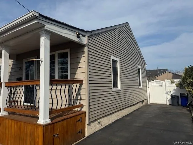 75 Bay Drive, Babylon, NY, 2 Bedrooms Bedrooms, 5 Rooms Rooms,1 BathroomBathrooms,Residential,For Rent,Bay,0,KEY989376 75 Bay Drive, Babylon, NY, 2 Bedrooms Bedrooms, 5 Rooms Rooms,1 BathroomBathrooms,Residential,For Rent,Bay,0,KEY989376