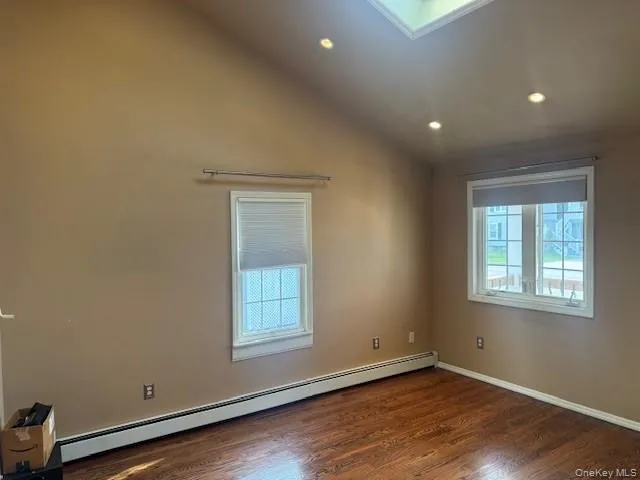 75 Bay Drive, Babylon, NY, 2 Bedrooms Bedrooms, 5 Rooms Rooms,1 BathroomBathrooms,Residential,For Rent,Bay,0,KEY989376 75 Bay Drive, Babylon, NY, 2 Bedrooms Bedrooms, 5 Rooms Rooms,1 BathroomBathrooms,Residential,For Rent,Bay,0,KEY989376