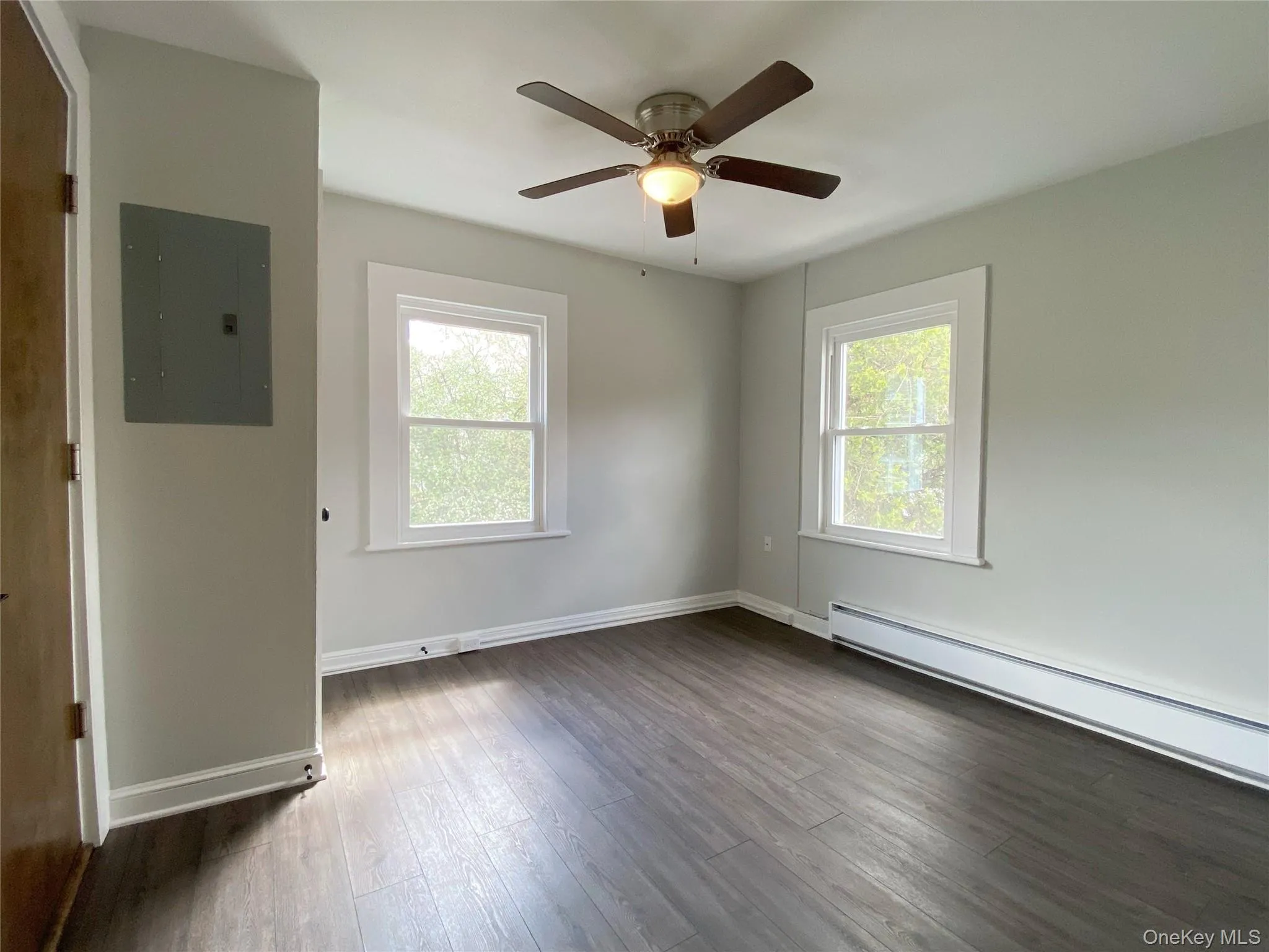 13 Cozzens Avenue, Highlands, NY, 1 Bedroom Bedrooms, 3 Rooms Rooms,1 BathroomBathrooms,Residential Lease,For Rent,Cozzens,0,989383 13 Cozzens Avenue, Highlands, NY, 1 Bedroom Bedrooms, 3 Rooms Rooms,1 BathroomBathrooms,Residential Lease,For Rent,Cozzens,0,989383