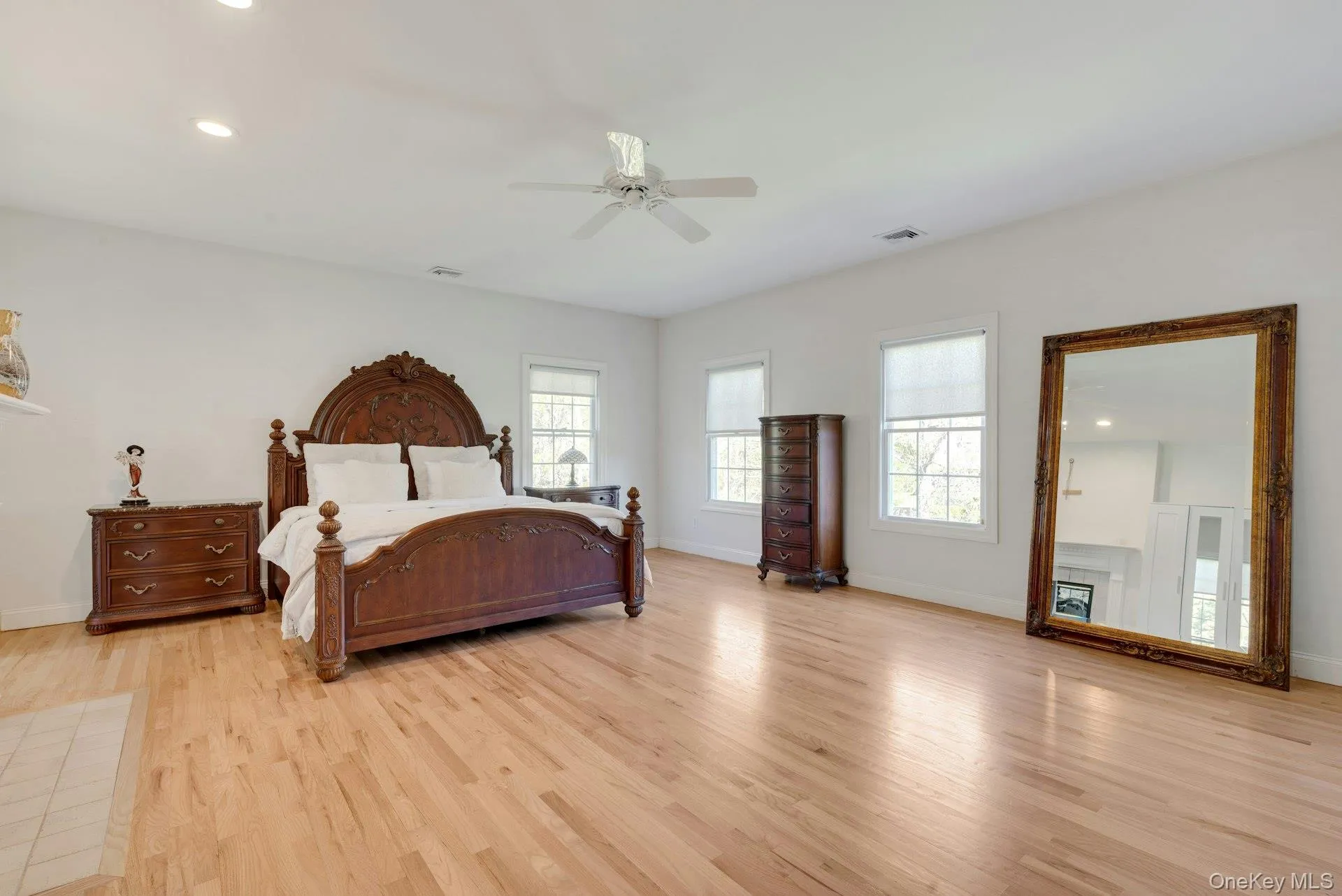 7 The Registry, Southampton, NY, 4 Bedrooms Bedrooms, 8 Rooms Rooms,3 BathroomsBathrooms,Residential Lease,For Rent,The Registry,0,989388 7 The Registry, Southampton, NY, 4 Bedrooms Bedrooms, 8 Rooms Rooms,3 BathroomsBathrooms,Residential Lease,For Rent,The Registry,0,989388