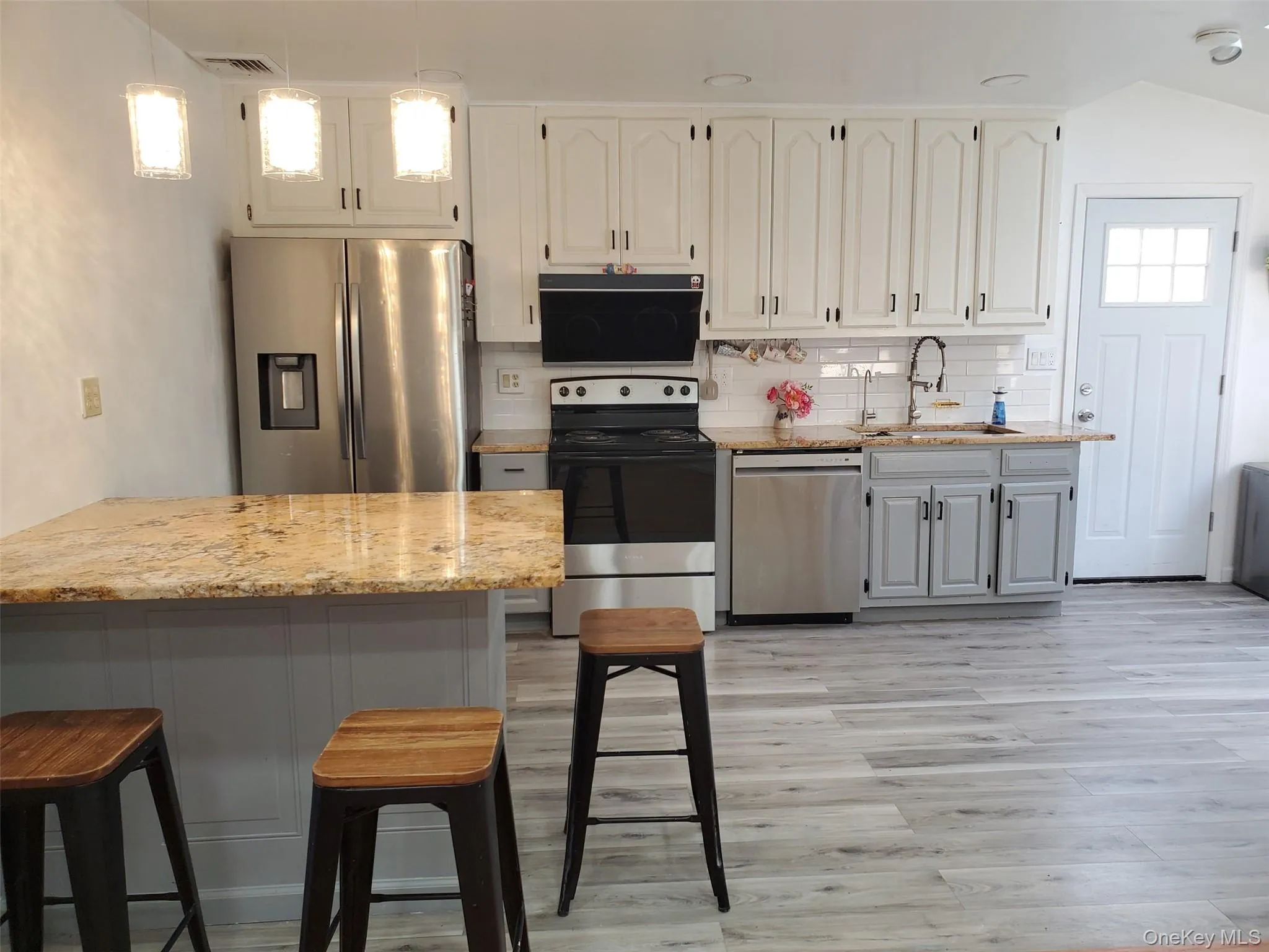 35 Hicks Avenue, Oyster Bay, NY, 4 Bedrooms Bedrooms, 7 Rooms Rooms,2 BathroomsBathrooms,Residential Lease,For Rent,Hicks,0,989404 35 Hicks Avenue, Oyster Bay, NY, 4 Bedrooms Bedrooms, 7 Rooms Rooms,2 BathroomsBathrooms,Residential Lease,For Rent,Hicks,0,989404