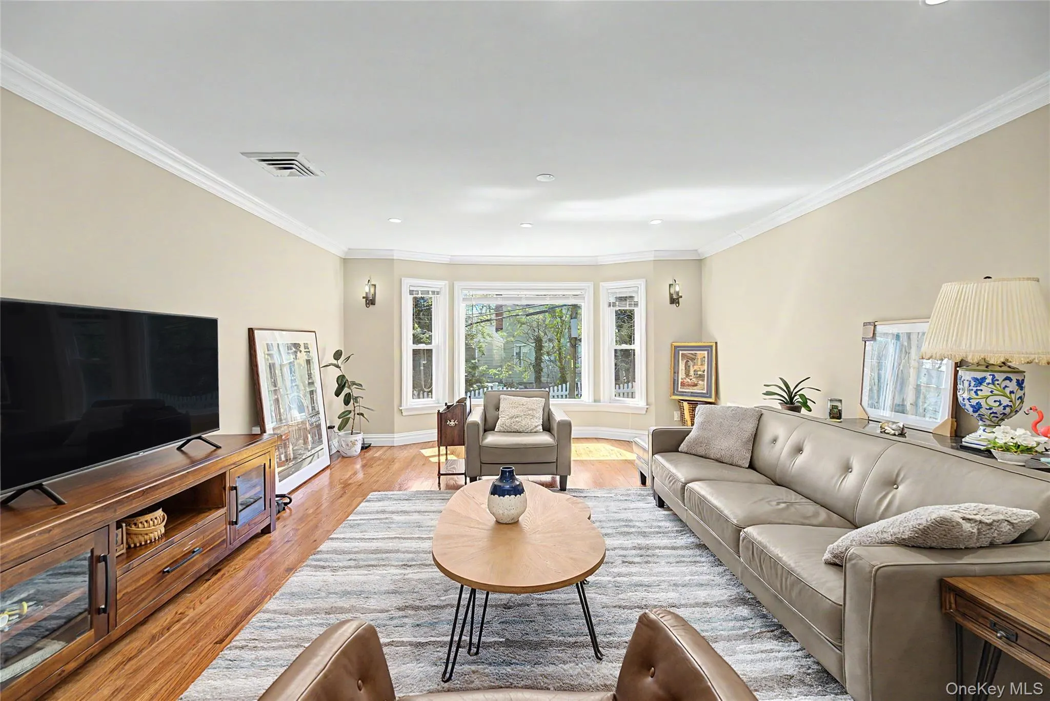 31 Edgemere Drive, North Hempstead, NY, 4 Bedrooms Bedrooms, 7 Rooms Rooms,2 BathroomsBathrooms,Residential,For Rent,Edgemere,0,989412 31 Edgemere Drive, North Hempstead, NY, 4 Bedrooms Bedrooms, 7 Rooms Rooms,2 BathroomsBathrooms,Residential,For Rent,Edgemere,0,989412