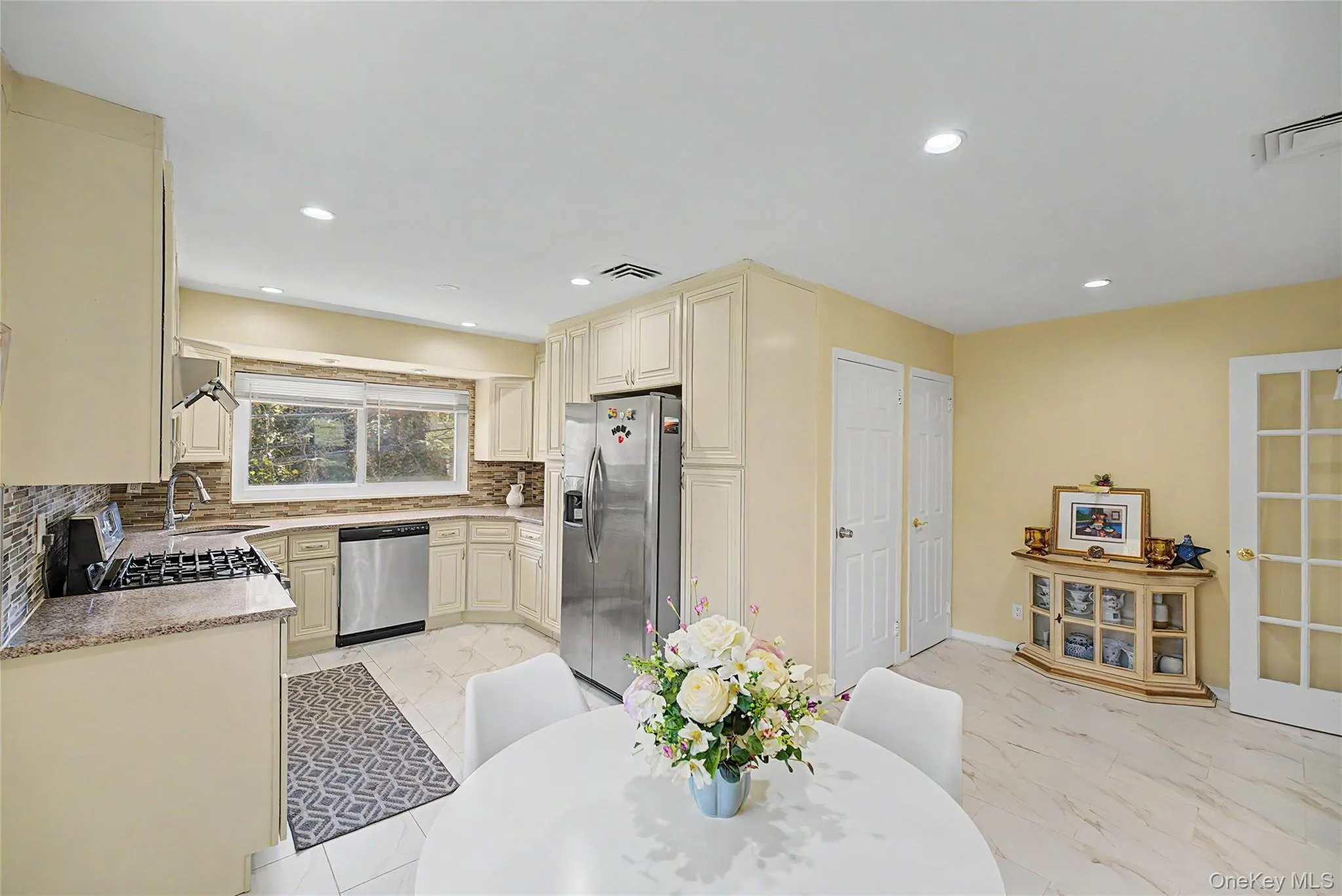 31 Edgemere Drive, North Hempstead, NY, 4 Bedrooms Bedrooms, 7 Rooms Rooms,2 BathroomsBathrooms,Residential,For Rent,Edgemere,0,989412 31 Edgemere Drive, North Hempstead, NY, 4 Bedrooms Bedrooms, 7 Rooms Rooms,2 BathroomsBathrooms,Residential,For Rent,Edgemere,0,989412