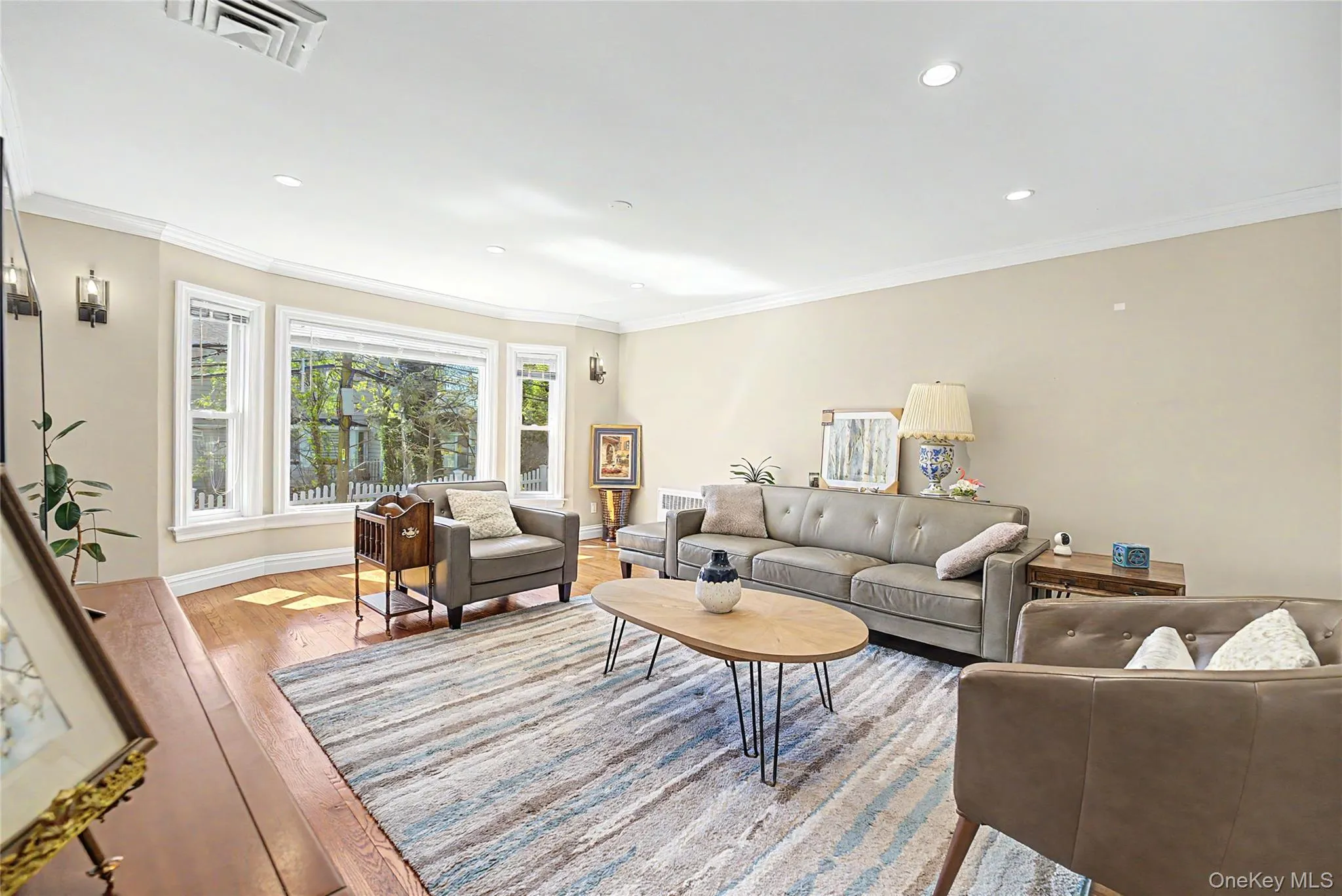 31 Edgemere Drive, North Hempstead, NY, 4 Bedrooms Bedrooms, 7 Rooms Rooms,2 BathroomsBathrooms,Residential,For Rent,Edgemere,0,989412 31 Edgemere Drive, North Hempstead, NY, 4 Bedrooms Bedrooms, 7 Rooms Rooms,2 BathroomsBathrooms,Residential,For Rent,Edgemere,0,989412