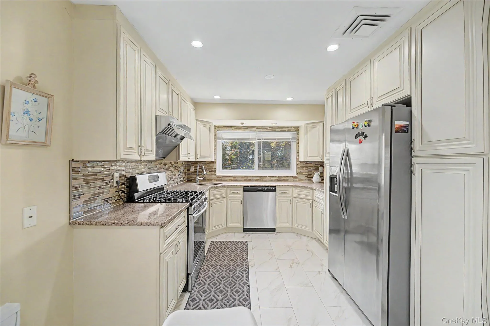 31 Edgemere Drive, North Hempstead, NY, 4 Bedrooms Bedrooms, 7 Rooms Rooms,2 BathroomsBathrooms,Residential,For Rent,Edgemere,0,989412 31 Edgemere Drive, North Hempstead, NY, 4 Bedrooms Bedrooms, 7 Rooms Rooms,2 BathroomsBathrooms,Residential,For Rent,Edgemere,0,989412
