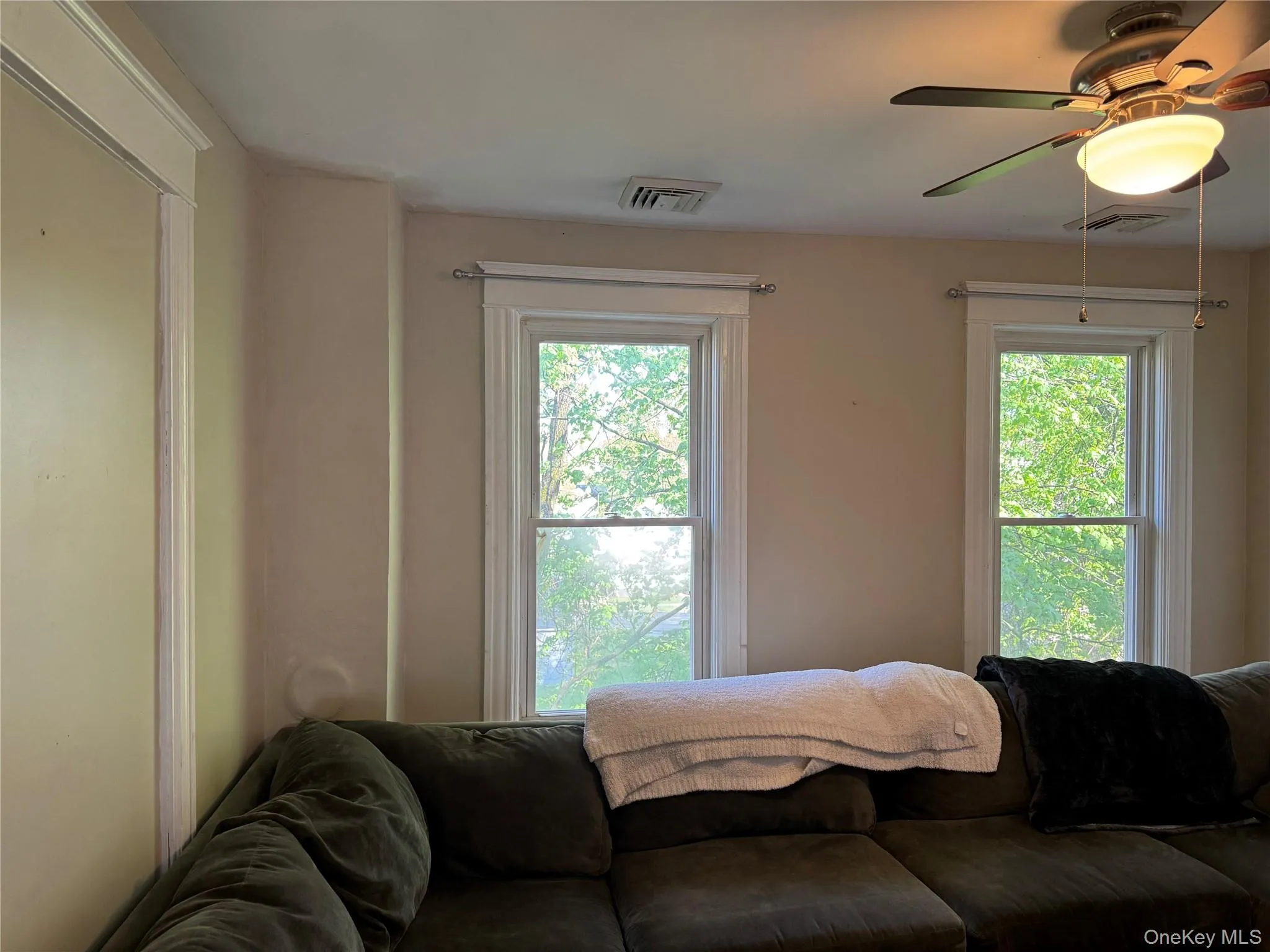 9 Bartlett Street, Poughkeepsie, NY, 3 Bedrooms Bedrooms, 6 Rooms Rooms,1 BathroomBathrooms,Residential Lease,For Rent,Bartlett,0,989415 9 Bartlett Street, Poughkeepsie, NY, 3 Bedrooms Bedrooms, 6 Rooms Rooms,1 BathroomBathrooms,Residential Lease,For Rent,Bartlett,0,989415