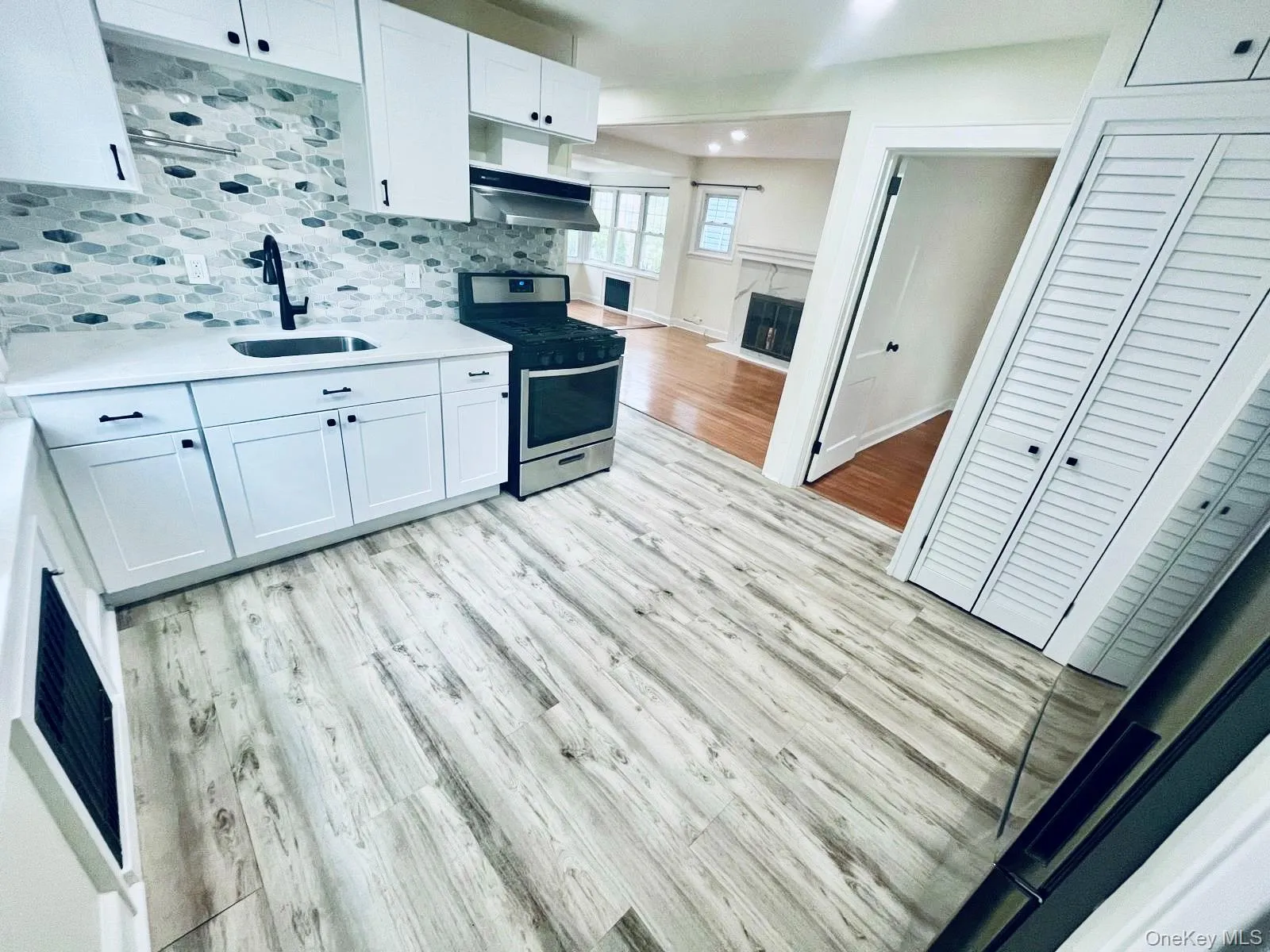 48 Lincoln Street, New Rochelle, NY, 2 Bedroom Bedrooms, 6 Room Rooms,1 BathroomBathrooms,Residential Lease,For Rent,Lincoln,0,989420 48 Lincoln Street, New Rochelle, NY, 2 Bedroom Bedrooms, 6 Room Rooms,1 BathroomBathrooms,Residential Lease,For Rent,Lincoln,0,989420