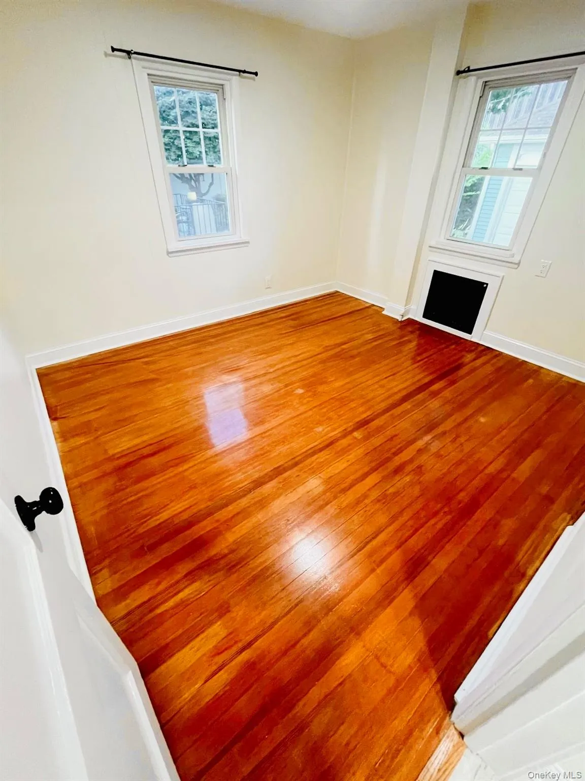 48 Lincoln Street, New Rochelle, NY, 2 Bedroom Bedrooms, 6 Room Rooms,1 BathroomBathrooms,Residential Lease,For Rent,Lincoln,0,989420 48 Lincoln Street, New Rochelle, NY, 2 Bedroom Bedrooms, 6 Room Rooms,1 BathroomBathrooms,Residential Lease,For Rent,Lincoln,0,989420