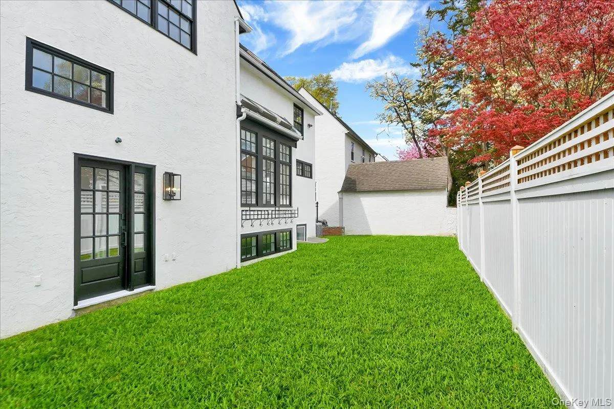 7 Fernwood Avenue, Rye City, NY, 5 Bedrooms Bedrooms, 10 Rooms Rooms,4 BathroomsBathrooms,Residential Sale,For Rent,Fernwood,0,989442 7 Fernwood Avenue, Rye City, NY, 5 Bedrooms Bedrooms, 10 Rooms Rooms,4 BathroomsBathrooms,Residential Sale,For Rent,Fernwood,0,989442