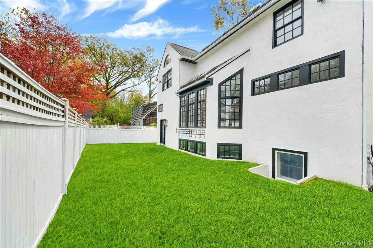 7 Fernwood Avenue, Rye City, NY, 5 Bedrooms Bedrooms, 10 Rooms Rooms,4 BathroomsBathrooms,Residential Sale,For Rent,Fernwood,0,989442 7 Fernwood Avenue, Rye City, NY, 5 Bedrooms Bedrooms, 10 Rooms Rooms,4 BathroomsBathrooms,Residential Sale,For Rent,Fernwood,0,989442