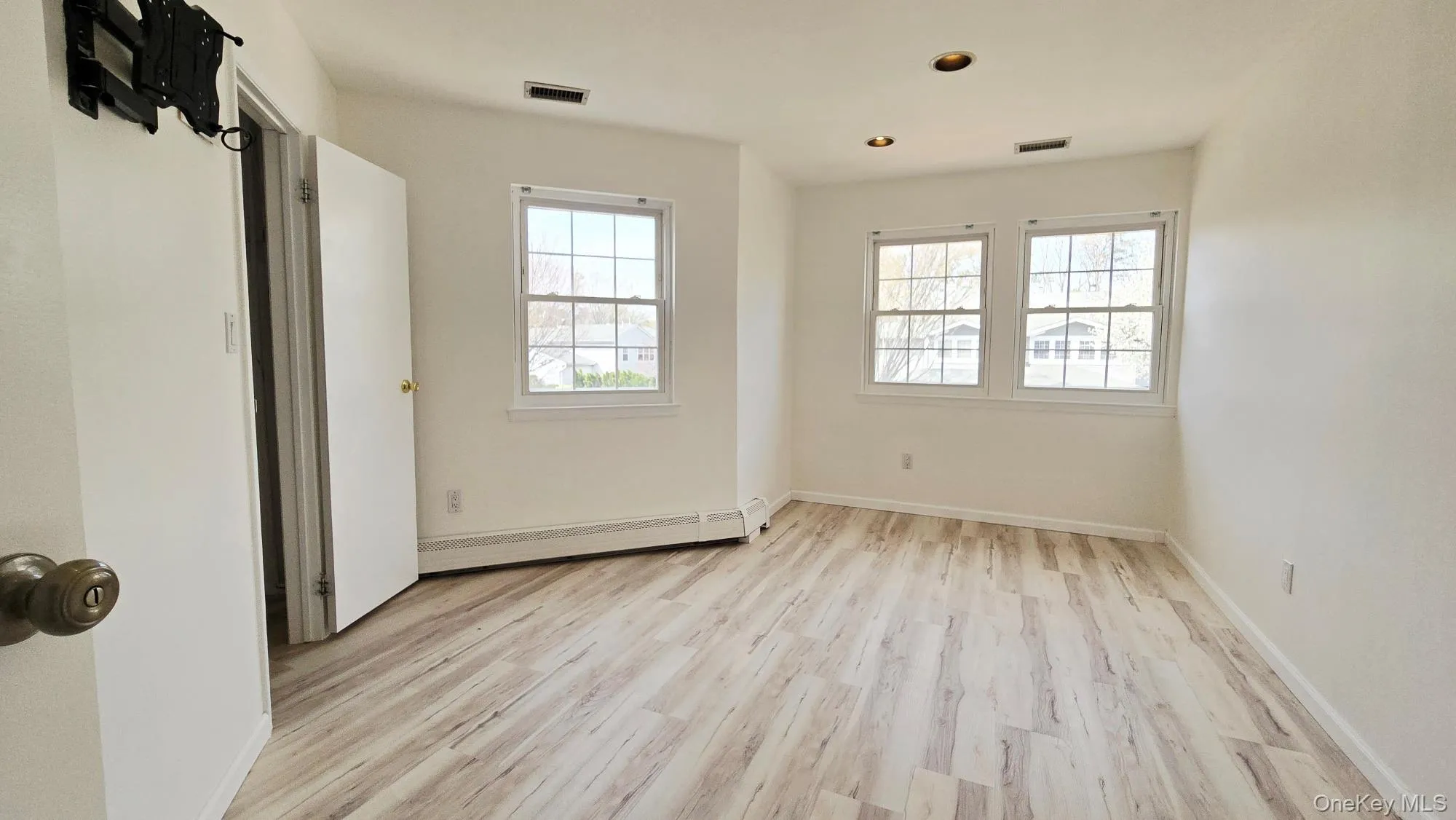 173 Colony Drive, Islip, NY, 4 Bedrooms Bedrooms, 8 Rooms Rooms,3 BathroomsBathrooms,Residential Lease,For Rent,Colony,0,989446 173 Colony Drive, Islip, NY, 4 Bedrooms Bedrooms, 8 Rooms Rooms,3 BathroomsBathrooms,Residential Lease,For Rent,Colony,0,989446