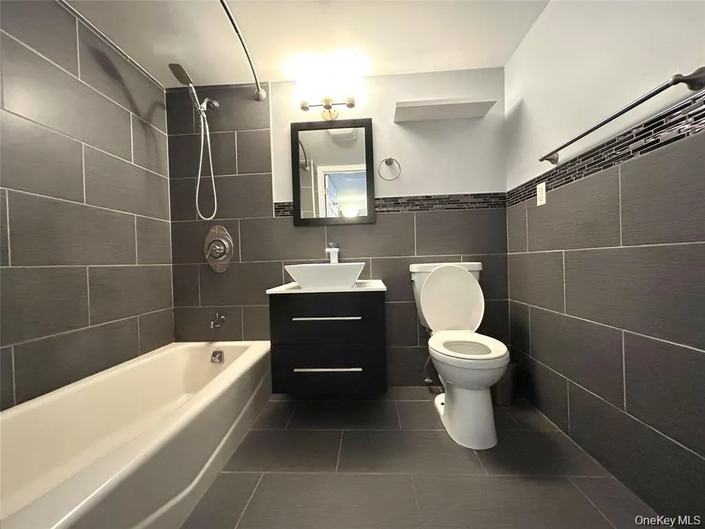 63-47 Booth Street, New York, NY, 1 Bedroom Bedrooms, 3 Rooms Rooms,1 BathroomBathrooms,Residential Lease,For Rent,Booth,0,989451 63-47 Booth Street, New York, NY, 1 Bedroom Bedrooms, 3 Rooms Rooms,1 BathroomBathrooms,Residential Lease,For Rent,Booth,0,989451
