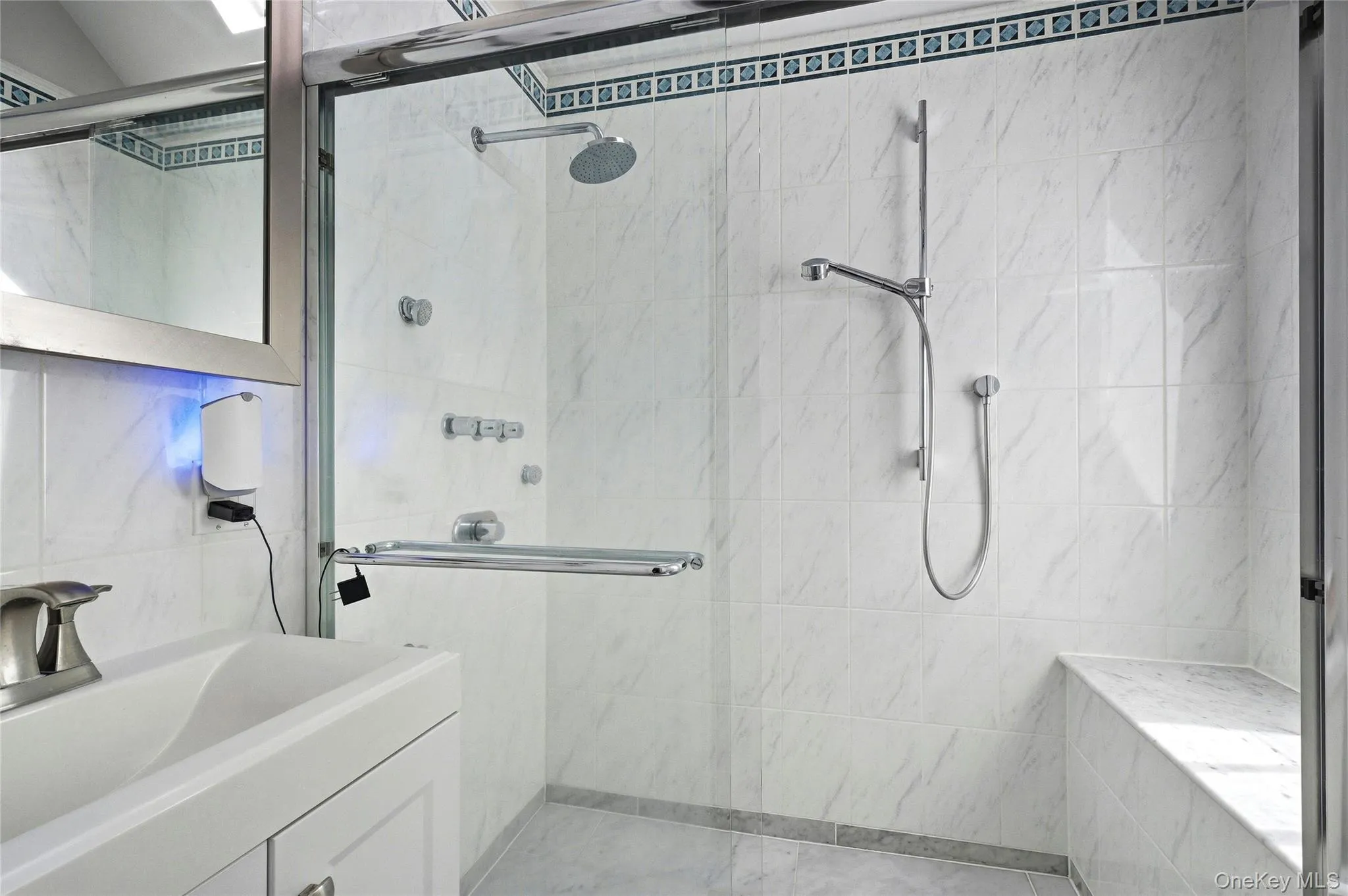 Full Bathroom on Second Floor Full Bathroom on Second Floor