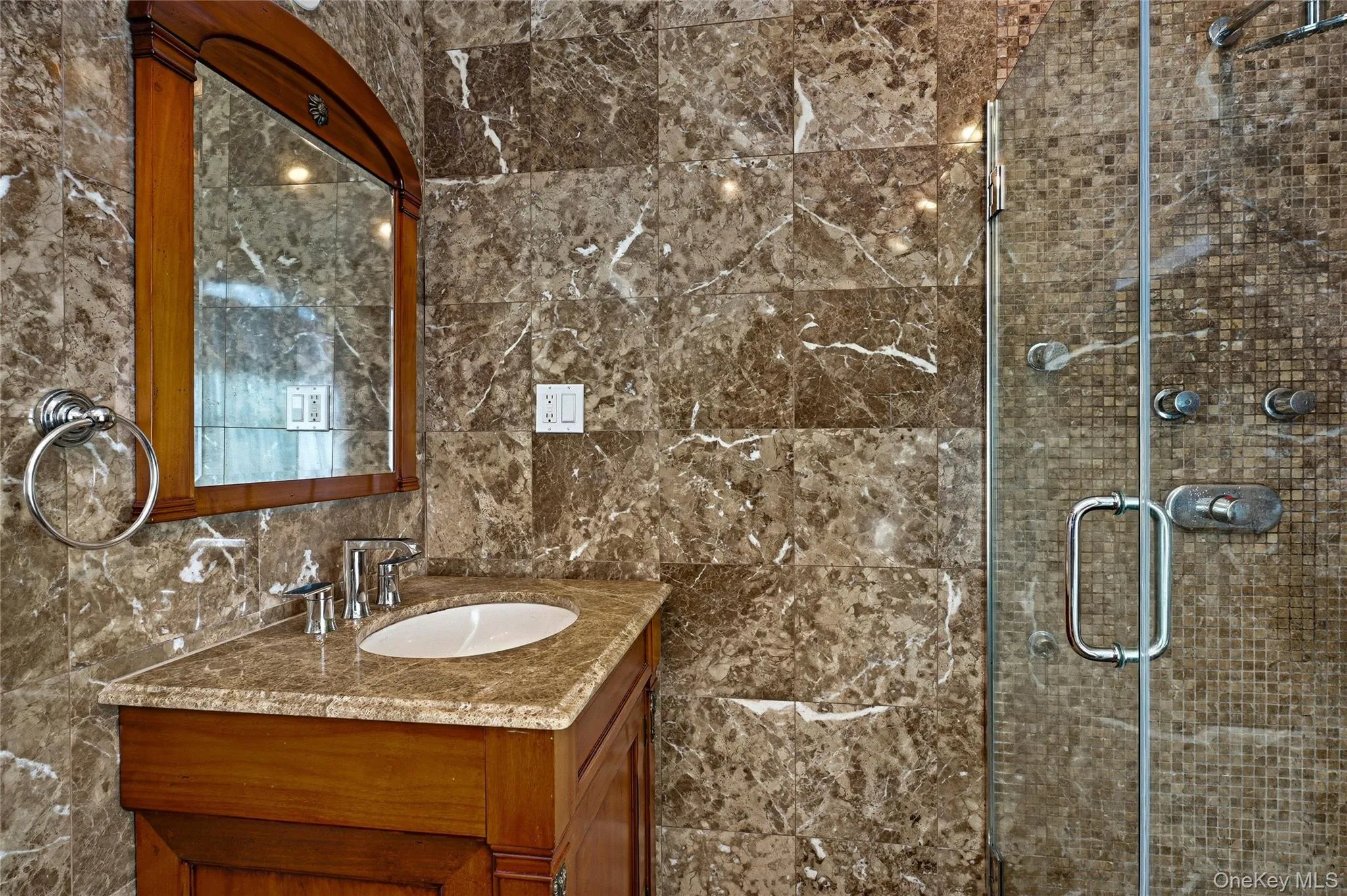 Bath w/shower and tub Bath w/shower and tub
