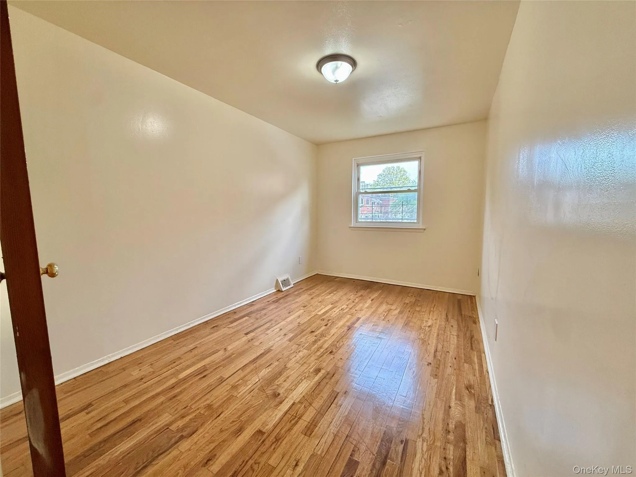 1958 Burke Avenue, New York, NY, 3 Bedrooms Bedrooms, 5 Rooms Rooms,1 BathroomBathrooms,Residential Lease,For Rent,Burke,0,989466 1958 Burke Avenue, New York, NY, 3 Bedrooms Bedrooms, 5 Rooms Rooms,1 BathroomBathrooms,Residential Lease,For Rent,Burke,0,989466
