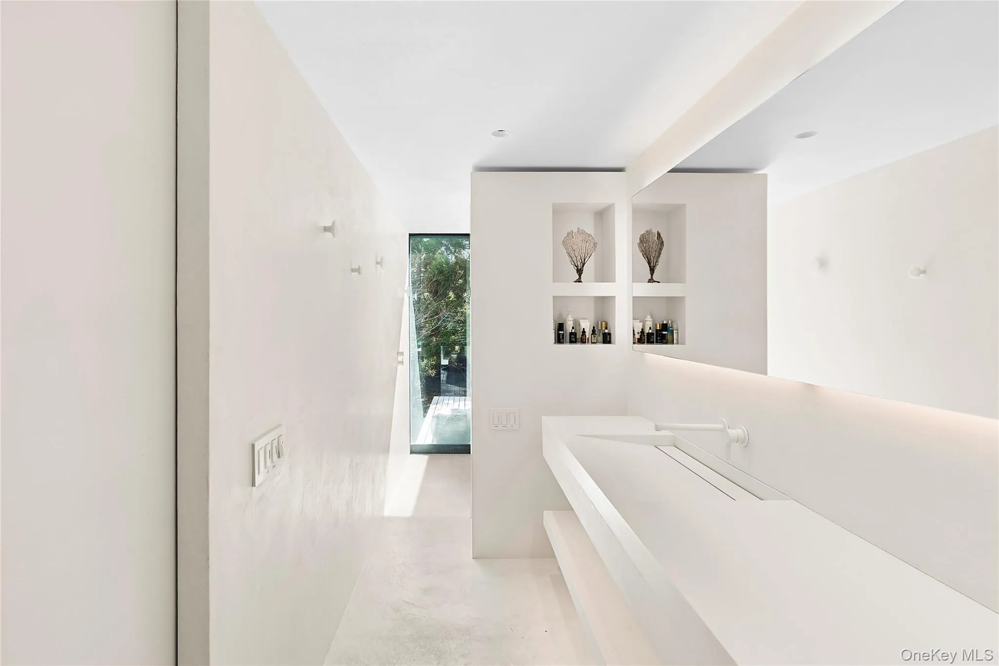Primary bath, shower can open to outside Primary bath, shower can open to outside