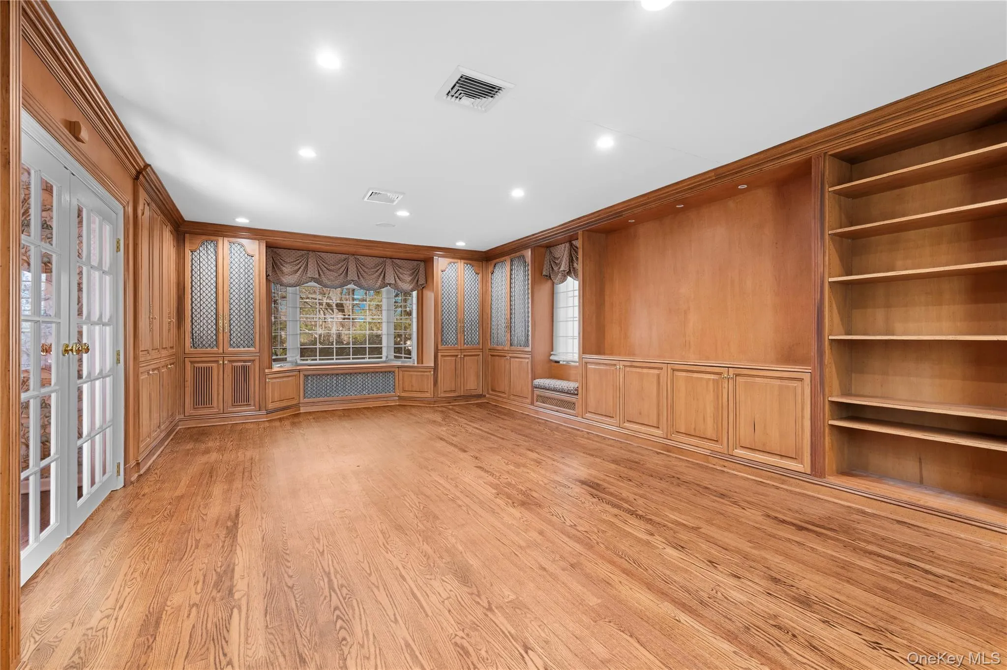 2 Hickory Hill, North Hempstead, NY, 3 Bedrooms Bedrooms, 12 Rooms Rooms,3 BathroomsBathrooms,Residential,For Rent,Hickory,0,989479 2 Hickory Hill, North Hempstead, NY, 3 Bedrooms Bedrooms, 12 Rooms Rooms,3 BathroomsBathrooms,Residential,For Rent,Hickory,0,989479