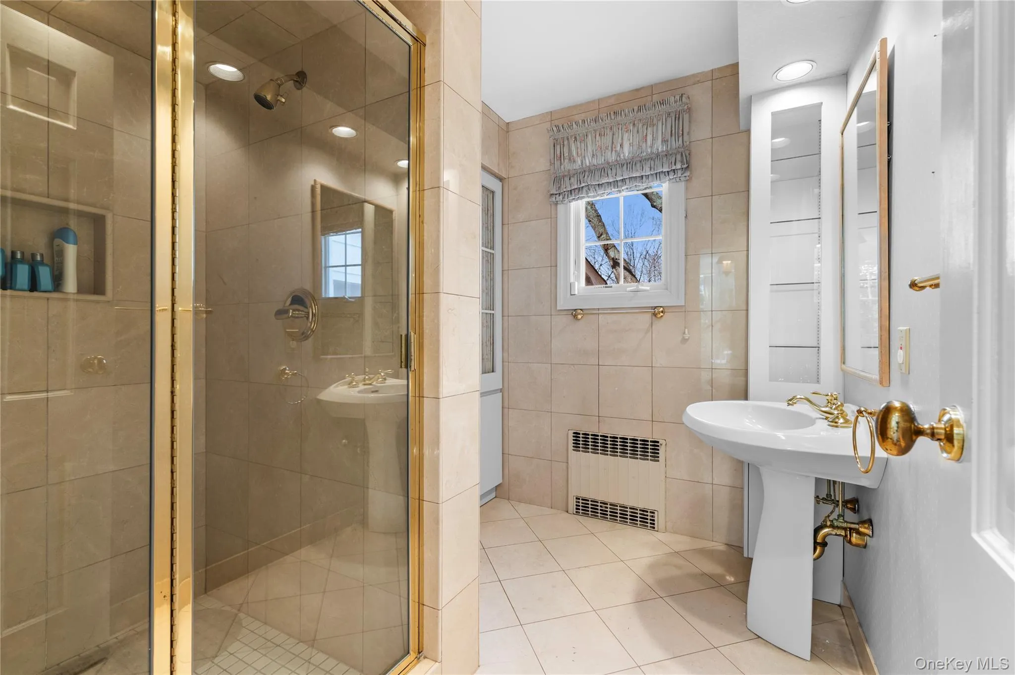2 Hickory Hill, North Hempstead, NY, 3 Bedrooms Bedrooms, 12 Rooms Rooms,3 BathroomsBathrooms,Residential,For Rent,Hickory,0,989479 2 Hickory Hill, North Hempstead, NY, 3 Bedrooms Bedrooms, 12 Rooms Rooms,3 BathroomsBathrooms,Residential,For Rent,Hickory,0,989479