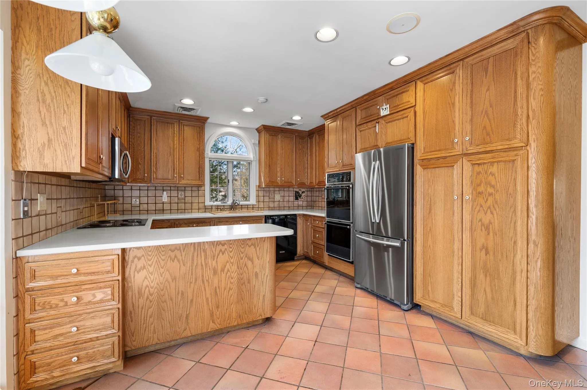 2 Hickory Hill, North Hempstead, NY, 3 Bedrooms Bedrooms, 12 Rooms Rooms,3 BathroomsBathrooms,Residential,For Rent,Hickory,0,989479 2 Hickory Hill, North Hempstead, NY, 3 Bedrooms Bedrooms, 12 Rooms Rooms,3 BathroomsBathrooms,Residential,For Rent,Hickory,0,989479