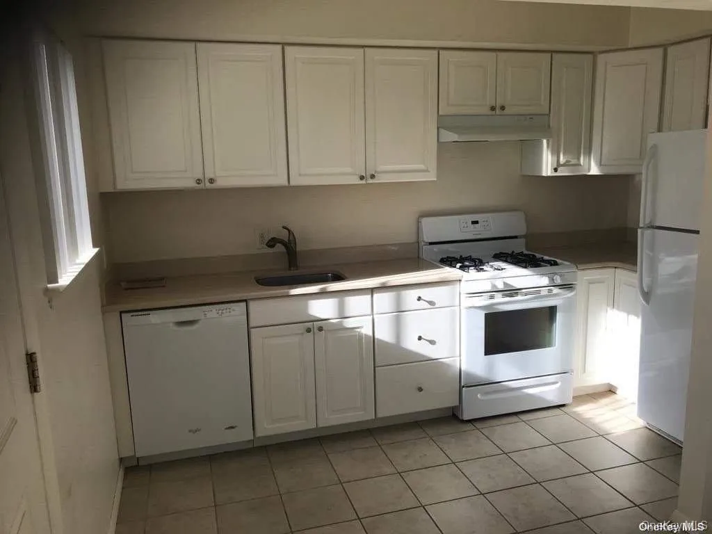 35 Linwood Road, North Hempstead, NY, 1 Bedroom Bedrooms, 3 Rooms Rooms,1 BathroomBathrooms,Residential Lease,For Rent,Linwood,0,989486 35 Linwood Road, North Hempstead, NY, 1 Bedroom Bedrooms, 3 Rooms Rooms,1 BathroomBathrooms,Residential Lease,For Rent,Linwood,0,989486