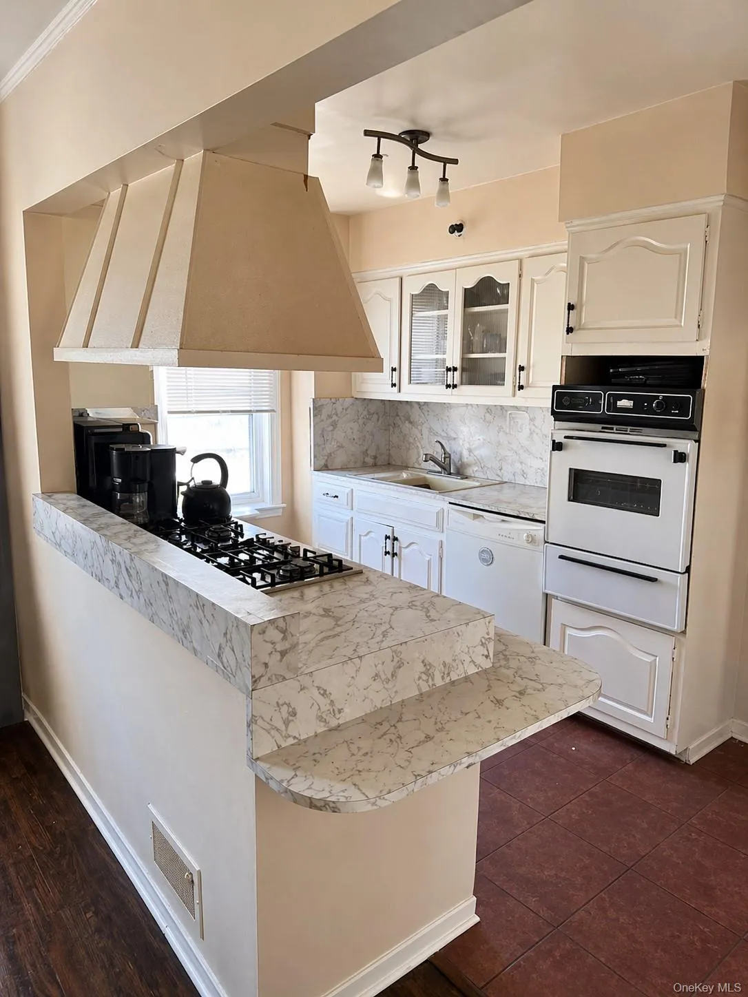 5846 206th Street, New York, NY, 3 Bedrooms Bedrooms, 11 Rooms Rooms,2 BathroomsBathrooms,Residential,For Rent,206th,0,KEY989508 5846 206th Street, New York, NY, 3 Bedrooms Bedrooms, 11 Rooms Rooms,2 BathroomsBathrooms,Residential,For Rent,206th,0,KEY989508