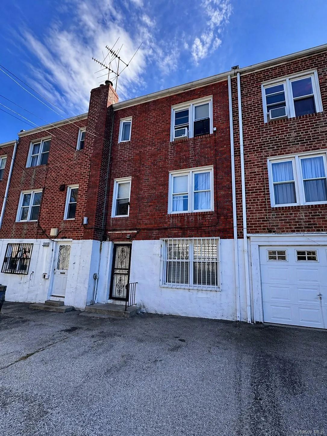 5846 206th Street, New York, NY, 3 Bedrooms Bedrooms, 11 Rooms Rooms,2 BathroomsBathrooms,Residential,For Rent,206th,0,KEY989508 5846 206th Street, New York, NY, 3 Bedrooms Bedrooms, 11 Rooms Rooms,2 BathroomsBathrooms,Residential,For Rent,206th,0,KEY989508