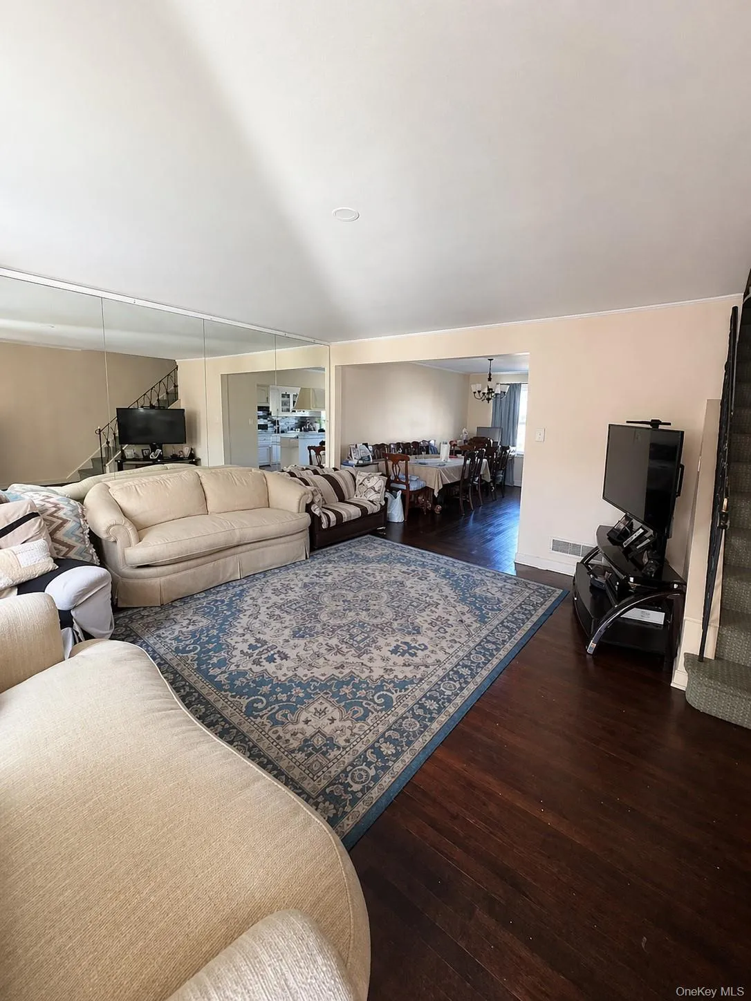 5846 206th Street, New York, NY, 3 Bedrooms Bedrooms, 11 Rooms Rooms,2 BathroomsBathrooms,Residential,For Rent,206th,0,KEY989508 5846 206th Street, New York, NY, 3 Bedrooms Bedrooms, 11 Rooms Rooms,2 BathroomsBathrooms,Residential,For Rent,206th,0,KEY989508