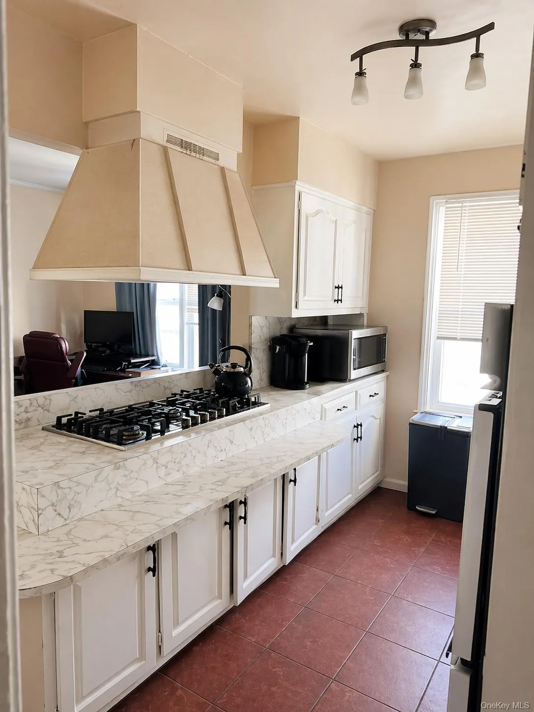 5846 206th Street, New York, NY, 3 Bedrooms Bedrooms, 11 Rooms Rooms,2 BathroomsBathrooms,Residential,For Rent,206th,0,KEY989508 5846 206th Street, New York, NY, 3 Bedrooms Bedrooms, 11 Rooms Rooms,2 BathroomsBathrooms,Residential,For Rent,206th,0,KEY989508