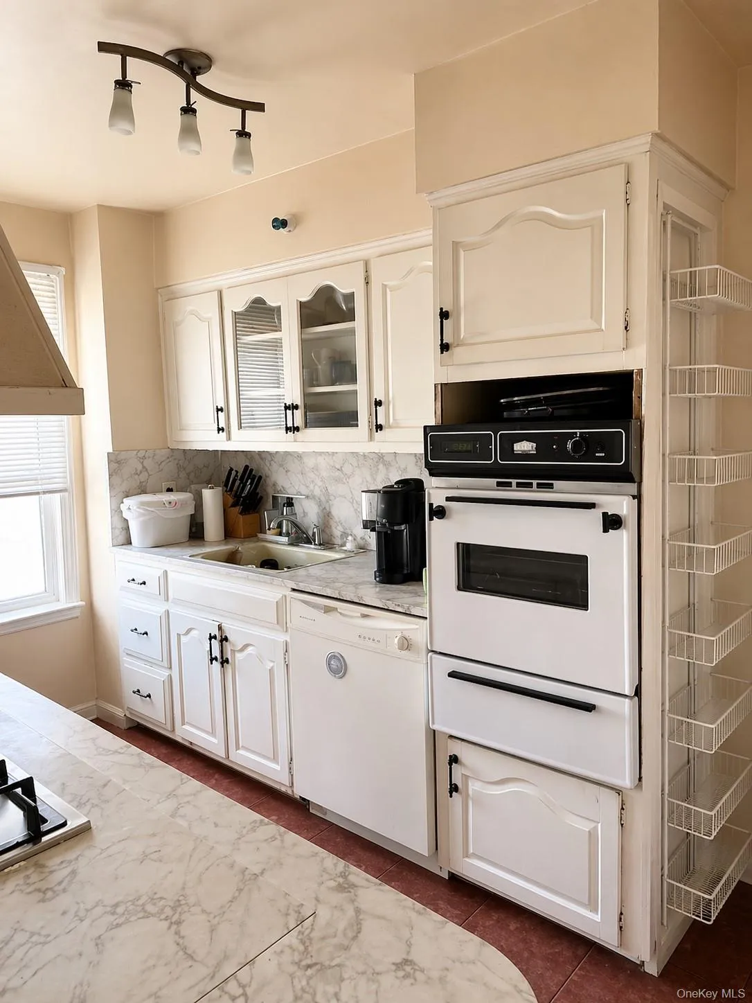 5846 206th Street, New York, NY, 3 Bedrooms Bedrooms, 11 Rooms Rooms,2 BathroomsBathrooms,Residential,For Rent,206th,0,KEY989508 5846 206th Street, New York, NY, 3 Bedrooms Bedrooms, 11 Rooms Rooms,2 BathroomsBathrooms,Residential,For Rent,206th,0,KEY989508