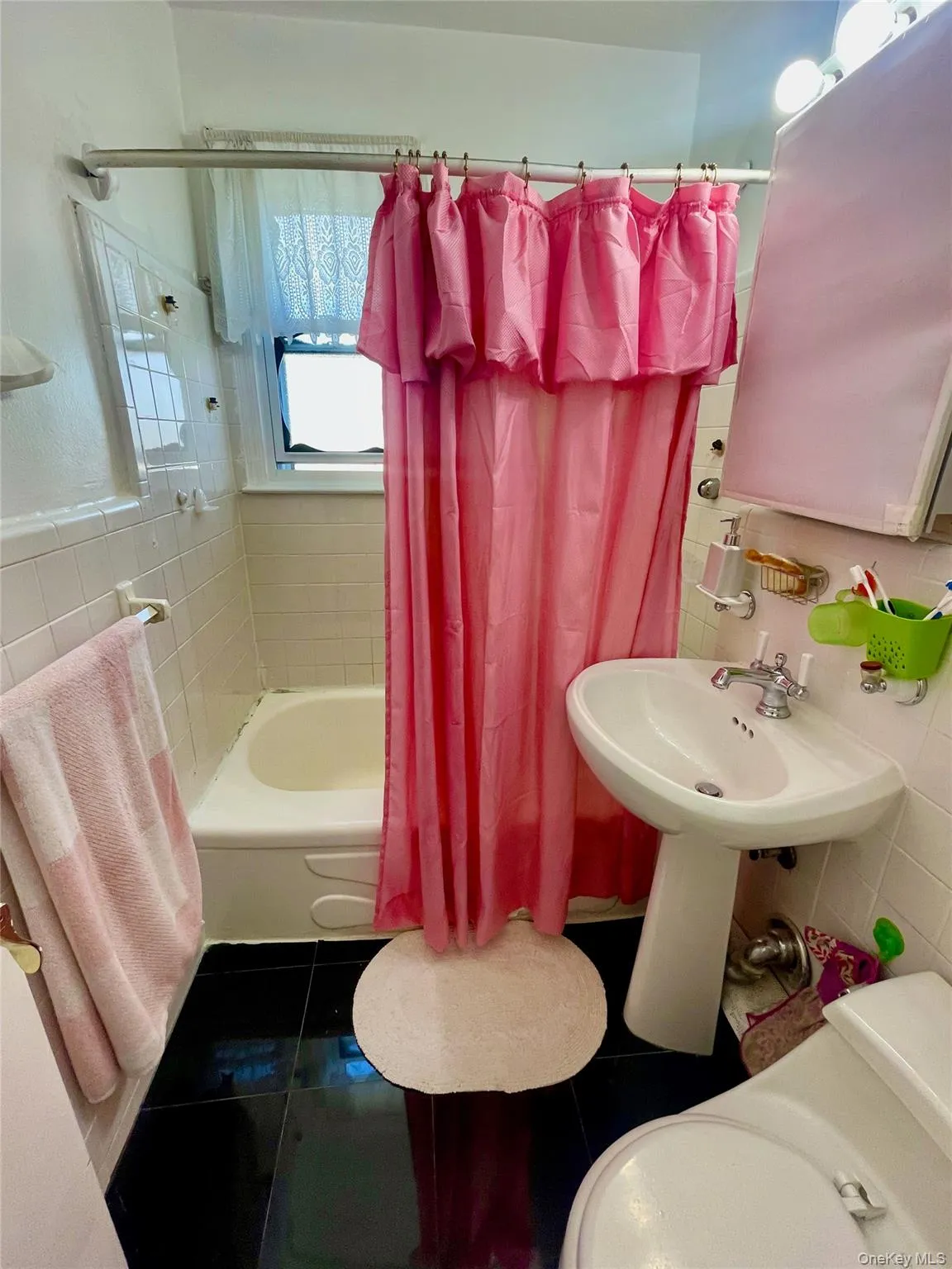 25143 71st Avenue, New York, NY, 1 Bedroom Bedrooms, 3 Rooms Rooms,1 BathroomBathrooms,Residential,For Rent,71st,0,989525 25143 71st Avenue, New York, NY, 1 Bedroom Bedrooms, 3 Rooms Rooms,1 BathroomBathrooms,Residential,For Rent,71st,0,989525