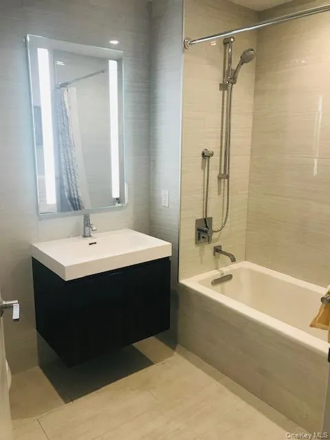 131-03 40th Road, New York, NY, 1 Bedroom Bedrooms, 4 Rooms Rooms,1 BathroomBathrooms,Residential Lease,For Rent,40th,0,989528 131-03 40th Road, New York, NY, 1 Bedroom Bedrooms, 4 Rooms Rooms,1 BathroomBathrooms,Residential Lease,For Rent,40th,0,989528