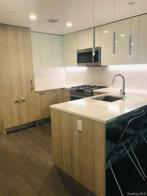 131-03 40th Road, New York, NY, 1 Bedroom Bedrooms, 4 Rooms Rooms,1 BathroomBathrooms,Residential Lease,For Rent,40th,0,989528 131-03 40th Road, New York, NY, 1 Bedroom Bedrooms, 4 Rooms Rooms,1 BathroomBathrooms,Residential Lease,For Rent,40th,0,989528