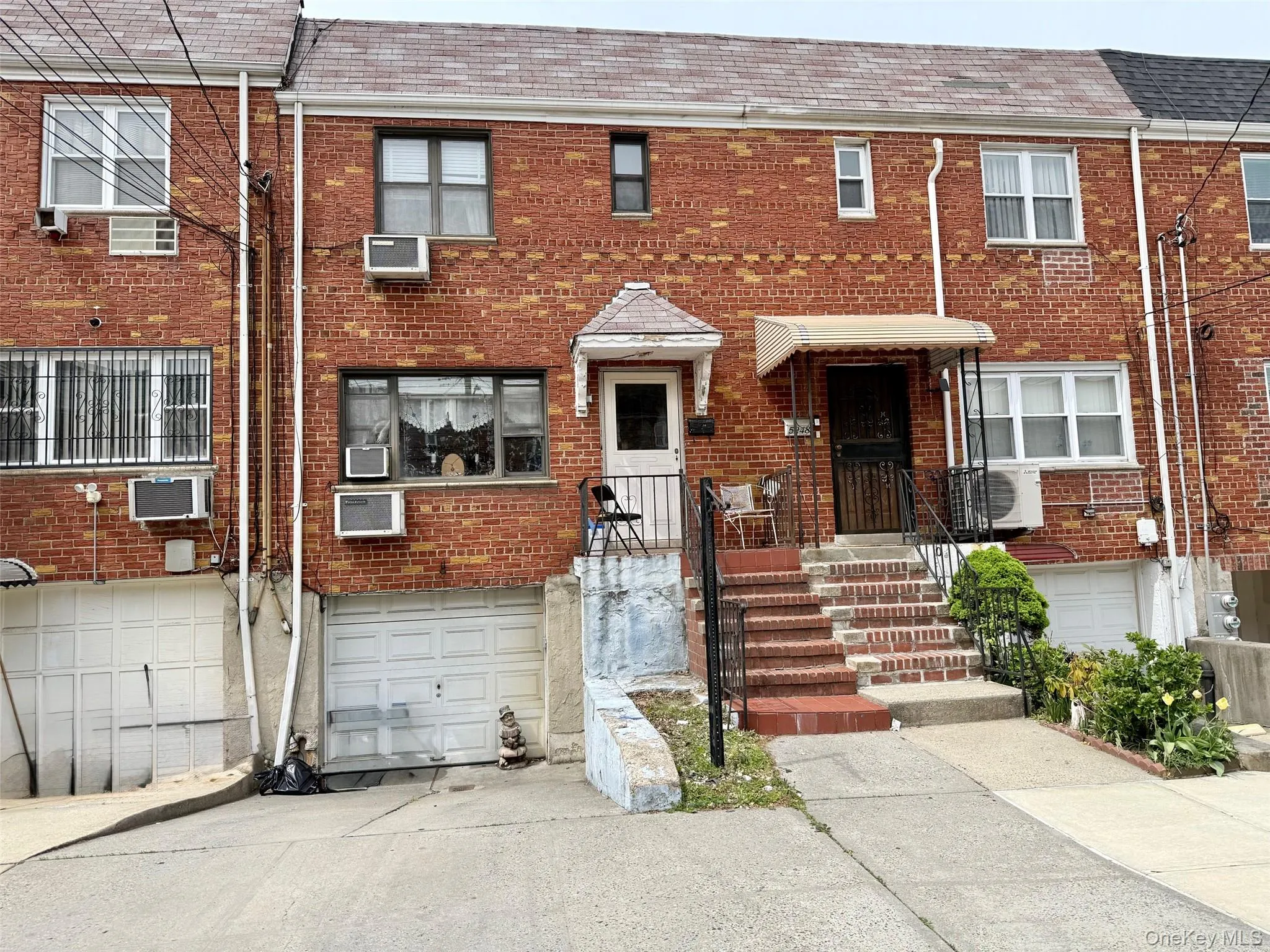 52-50 71st Street, New York, NY, 3 Bedrooms Bedrooms, 5 Rooms Rooms,1 BathroomBathrooms,Residential,For Rent,71st,0,989535 52-50 71st Street, New York, NY, 3 Bedrooms Bedrooms, 5 Rooms Rooms,1 BathroomBathrooms,Residential,For Rent,71st,0,989535