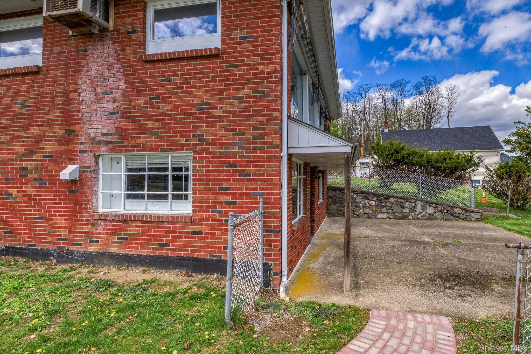 Walkway to unit front door Walkway to unit front door