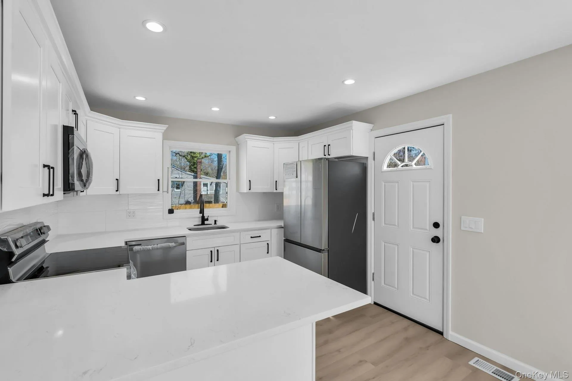 133 Lakeview Drive, Brookhaven, NY, 4 Bedrooms Bedrooms, 6 Rooms Rooms,1 BathroomBathrooms,Residential Sale,For Rent,Lakeview,0,989556 133 Lakeview Drive, Brookhaven, NY, 4 Bedrooms Bedrooms, 6 Rooms Rooms,1 BathroomBathrooms,Residential Sale,For Rent,Lakeview,0,989556
