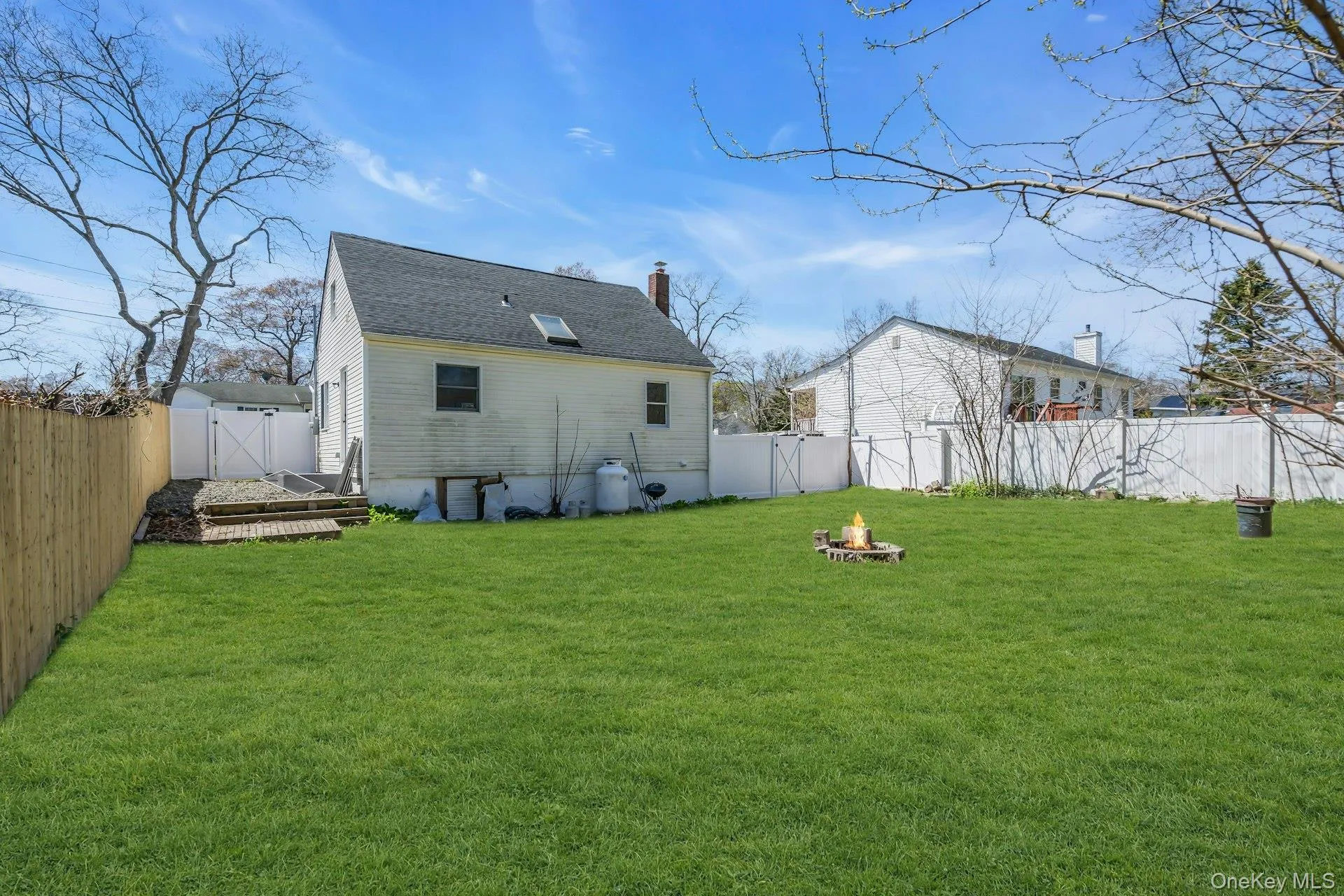 133 Lakeview Drive, Brookhaven, NY, 4 Bedrooms Bedrooms, 6 Rooms Rooms,1 BathroomBathrooms,Residential Sale,For Rent,Lakeview,0,989556 133 Lakeview Drive, Brookhaven, NY, 4 Bedrooms Bedrooms, 6 Rooms Rooms,1 BathroomBathrooms,Residential Sale,For Rent,Lakeview,0,989556