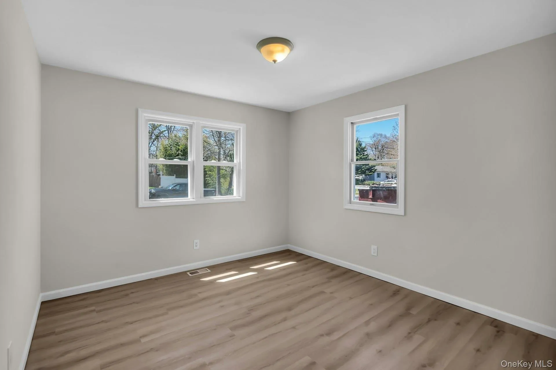 133 Lakeview Drive, Brookhaven, NY, 4 Bedrooms Bedrooms, 6 Rooms Rooms,1 BathroomBathrooms,Residential Sale,For Rent,Lakeview,0,989556 133 Lakeview Drive, Brookhaven, NY, 4 Bedrooms Bedrooms, 6 Rooms Rooms,1 BathroomBathrooms,Residential Sale,For Rent,Lakeview,0,989556