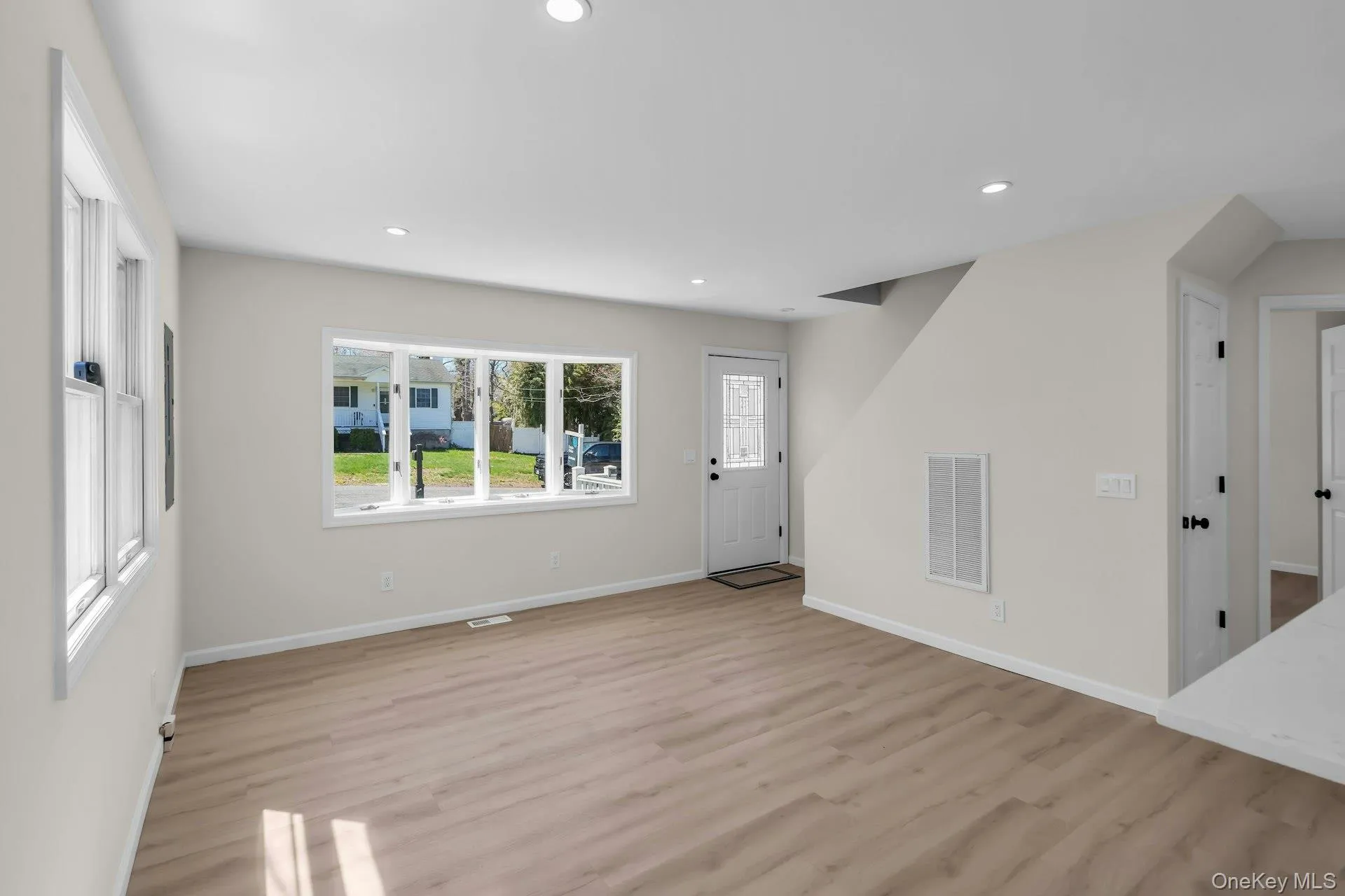 133 Lakeview Drive, Brookhaven, NY, 4 Bedrooms Bedrooms, 6 Rooms Rooms,1 BathroomBathrooms,Residential Sale,For Rent,Lakeview,0,989556 133 Lakeview Drive, Brookhaven, NY, 4 Bedrooms Bedrooms, 6 Rooms Rooms,1 BathroomBathrooms,Residential Sale,For Rent,Lakeview,0,989556