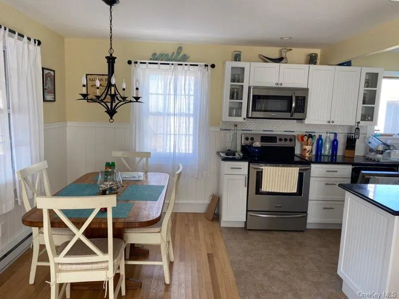 144 Bungalow, Islip, NY, 2 Bedrooms Bedrooms, 4 Rooms Rooms,1 BathroomBathrooms,Residential Lease,For Rent,Bungalow,0,989564 144 Bungalow, Islip, NY, 2 Bedrooms Bedrooms, 4 Rooms Rooms,1 BathroomBathrooms,Residential Lease,For Rent,Bungalow,0,989564